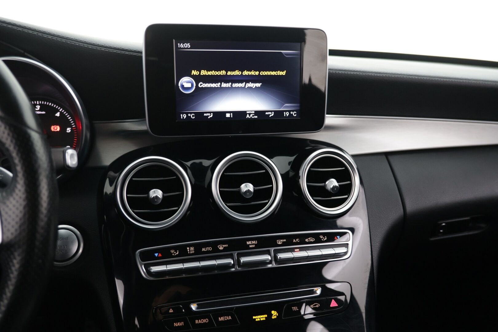 Mercedes-Benz C 2016 250 d 4Matic A AMG Premium Edition / Burmester / Adaptiivinen vakionopeudensäädin / Koukku / * - KeyLessGo / Bliss / 2x AMG-vanteet / - HULLUT AVAJAISHULINAT KORKOTARJOUS 3,29 %