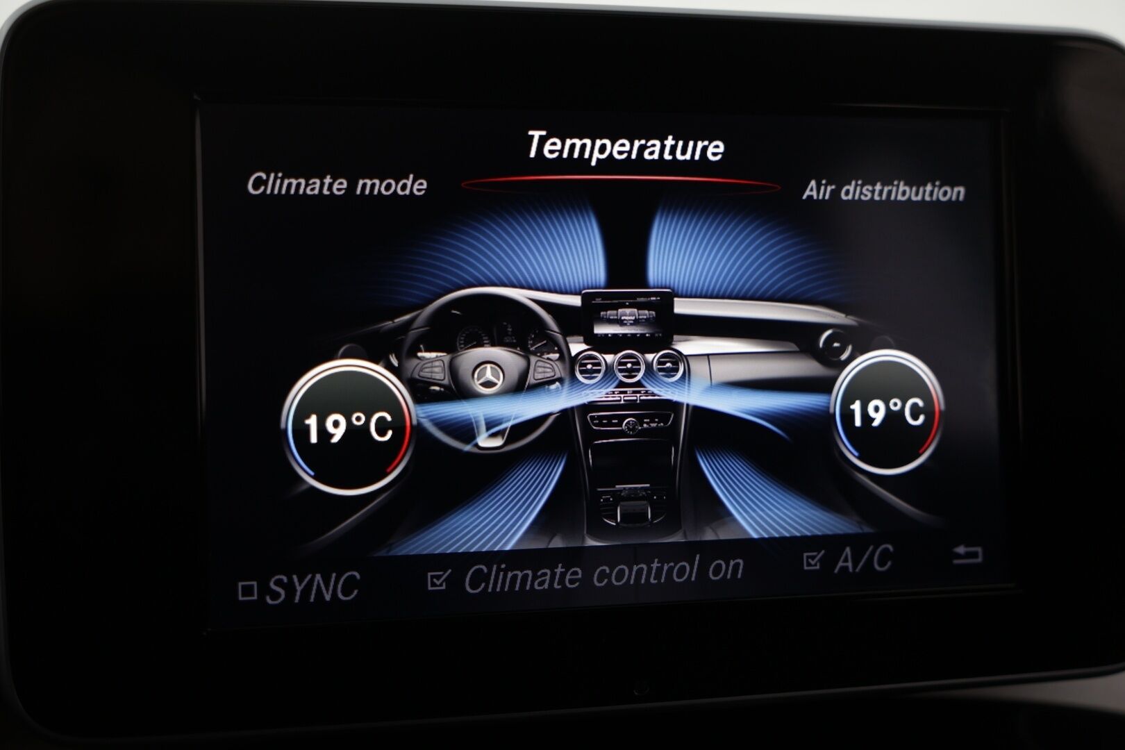 Mercedes-Benz C 2016 250 d 4Matic A AMG Premium Edition / Burmester / Adaptiivinen vakionopeudensäädin / Koukku / * - KeyLessGo / Bliss / 2x AMG-vanteet / - HULLUT AVAJAISHULINAT KORKOTARJOUS 3,29 %