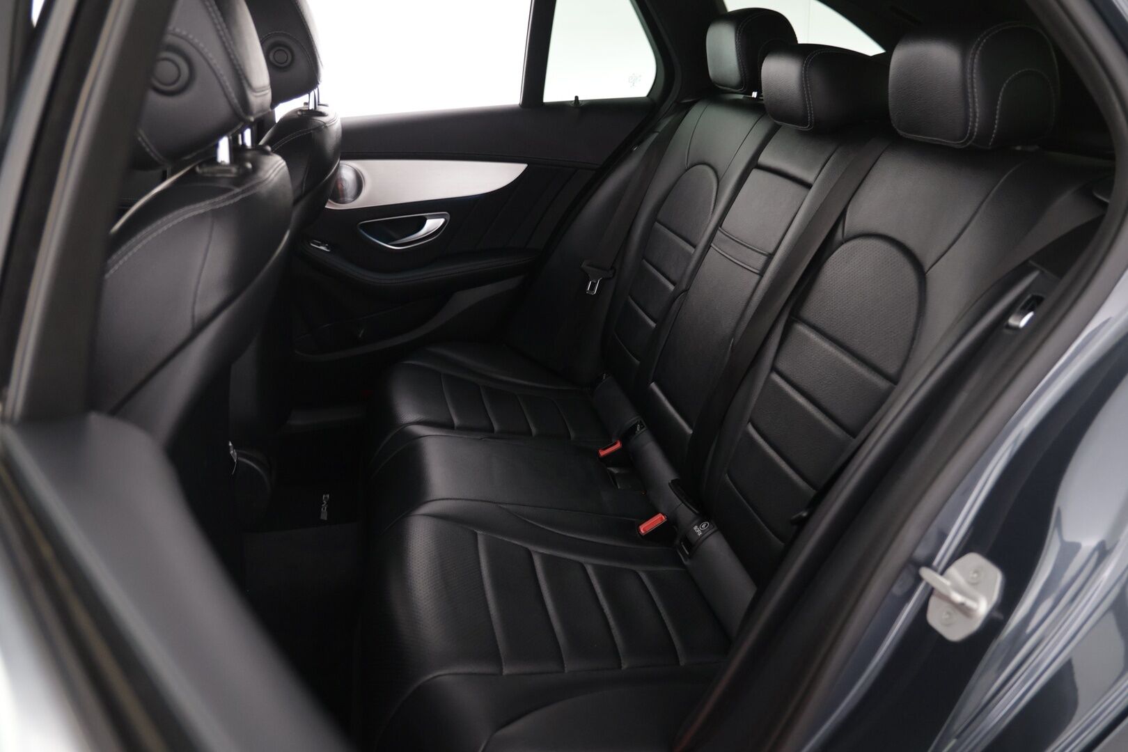 Mercedes-Benz C 2016 250 d 4Matic A AMG Premium Edition / Burmester / Adaptiivinen vakionopeudensäädin / Koukku / * - KeyLessGo / Bliss / 2x AMG-vanteet / - HULLUT AVAJAISHULINAT KORKOTARJOUS 3,29 %