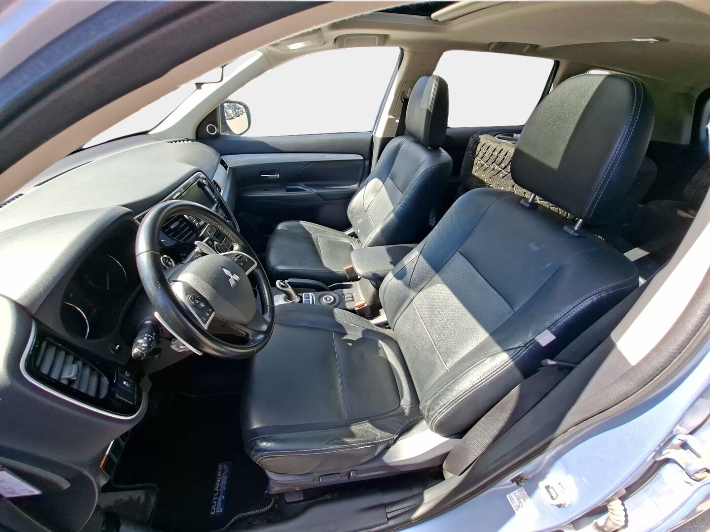 Mitsubishi Outlander PHEV 2013 Instyle Navi 4WD 5P - | Rockford | Koukku | Lasikattoluukku | Mustat nahat | Lasikattoluukku | 