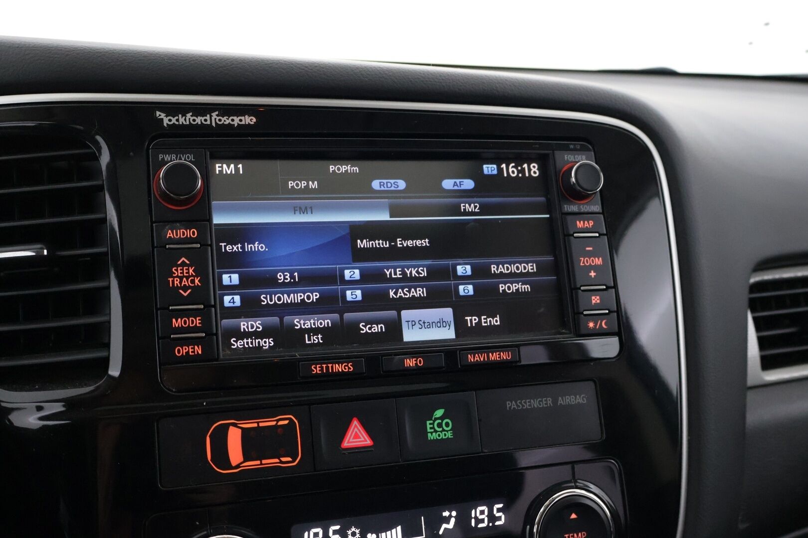 Mitsubishi Outlander PHEV 2014 Instyle Navi 4WD 5P - | Rockford | Koukku | Lasikattoluukku | Mustat nahat | Lasikattoluukku | 