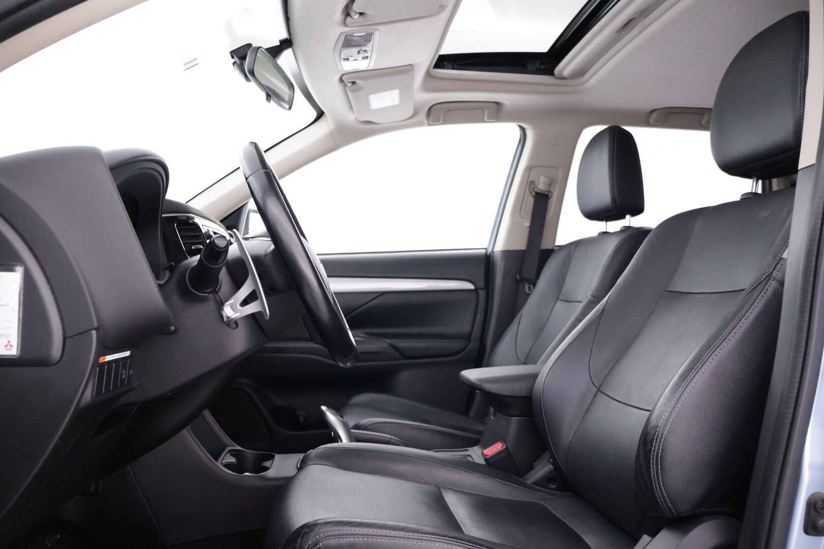 Mitsubishi Outlander PHEV 2014 Instyle Navi 4WD 5P - | Rockford | Koukku | Lasikattoluukku | Mustat nahat | Lasikattoluukku | 