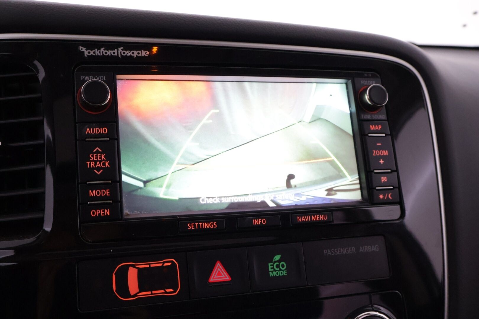 Mitsubishi Outlander PHEV 2014 Instyle Navi 4WD 5P - | Rockford | Koukku | Lasikattoluukku | Mustat nahat | Lasikattoluukku | 
