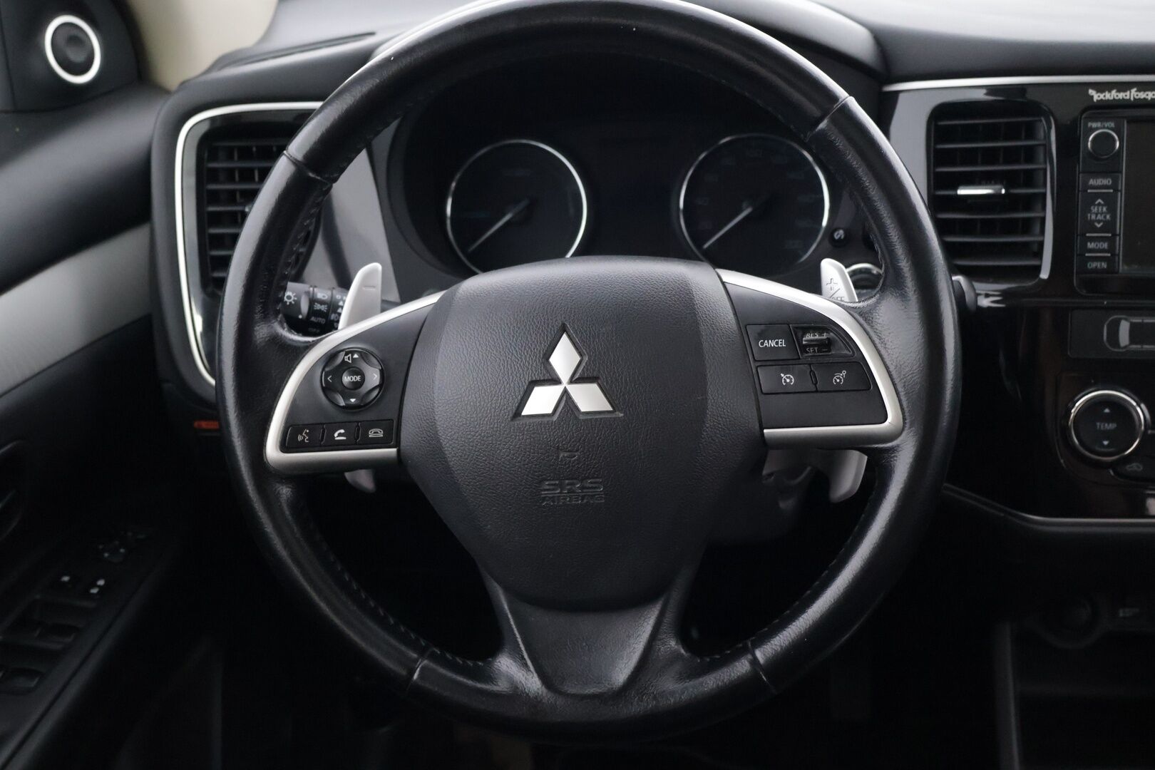 Mitsubishi Outlander PHEV 2014 Instyle Navi 4WD 5P - | Rockford | Koukku | Lasikattoluukku | Mustat nahat | Lasikattoluukku | 
