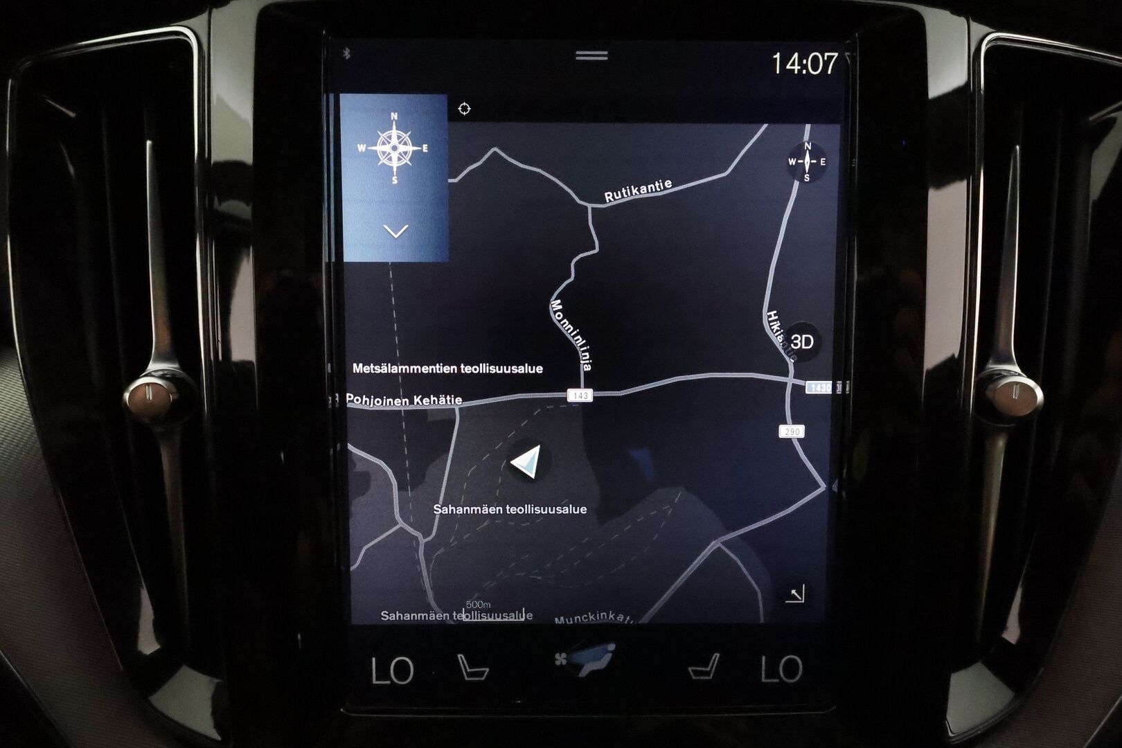Volvo XC60 2018 T8 AWD R-Design aut **Adapt.vakkari / Webasto / P.kamera / Muistipenkki / Panorama / Koukku / Sporttipenkit** - Akku kuntotarkastettu / Suomi-auto / Merkkihuollettu / Kahdet renkaat aluvanteilla / Nahka-Alcantara / High Performance Audio / Navi / KeylessGo 