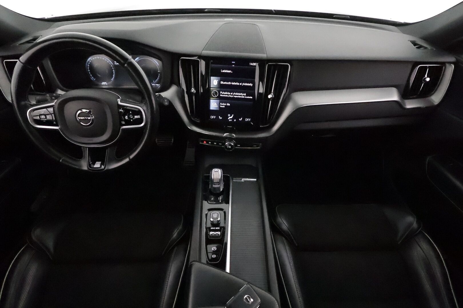Volvo XC60 2018 T8 AWD R-Design aut **Adapt.vakkari / Webasto / P.kamera / Muistipenkki / Panorama / Koukku / Sporttipenkit** - Akku kuntotarkastettu / Suomi-auto / Merkkihuollettu / Kahdet renkaat aluvanteilla / Nahka-Alcantara / High Performance Audio / Navi / KeylessGo 