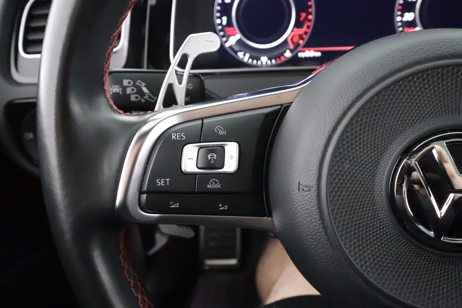 Volkswagen Golf 2018 GTI 2,0 TSI 169 kW (230 hv) DSG-automaatti - | ACC | Webasto | Dynaudio | Puolinahat | P.Kamera | LED | Apple&Android | Suomi-auto | Kahdet Renkaat |