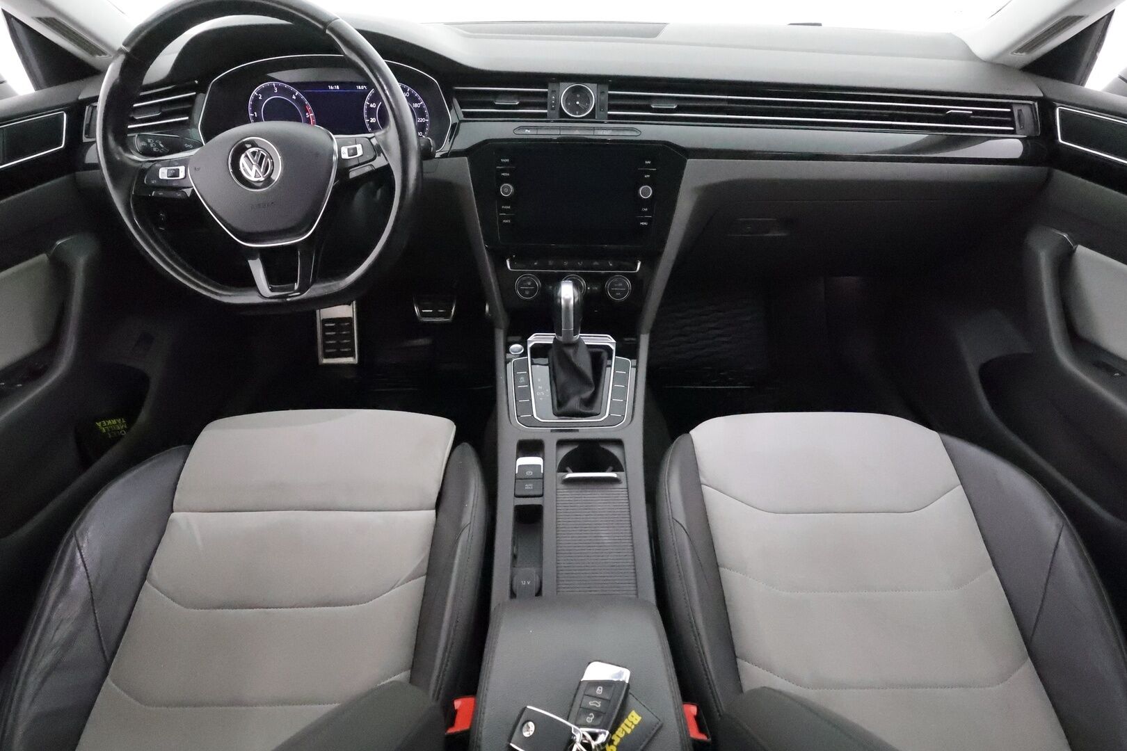 Volkswagen Arteon 2017 Elegance 2,0 TDI 110 kW DSG **Digimittaristo / Webasto / P.kamera / Keyless / Apple&Android / Kaistavahti**