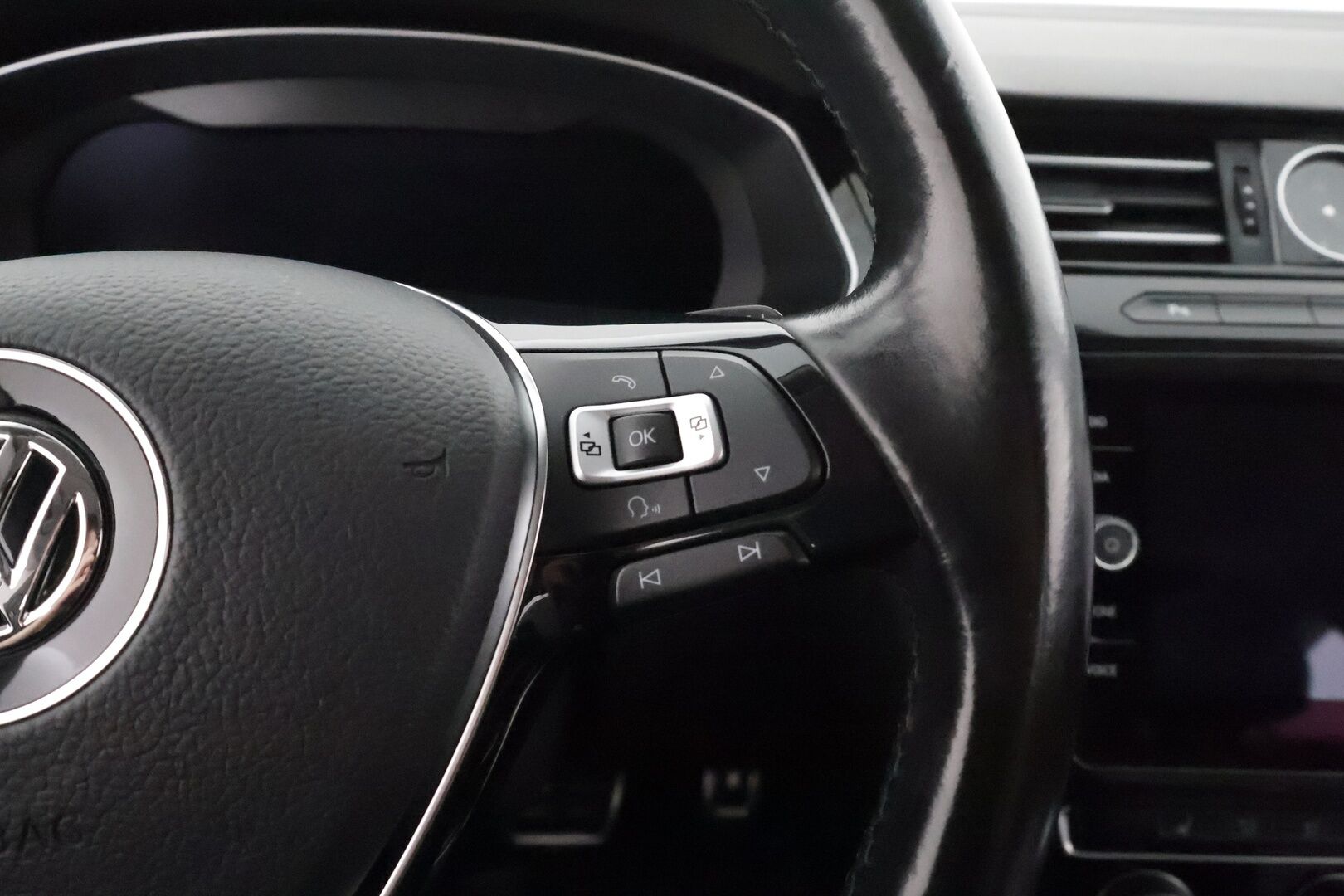 Volkswagen Arteon 2017 Elegance 2,0 TDI 110 kW DSG **Digimittaristo / Webasto / P.kamera / Keyless / Apple&Android / Kaistavahti**