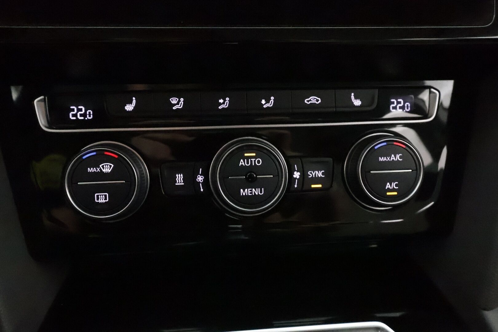 Volkswagen Arteon 2017 Elegance 2,0 TDI 110 kW DSG **Digimittaristo / Webasto / P.kamera / Keyless / Apple&Android / Kaistavahti**