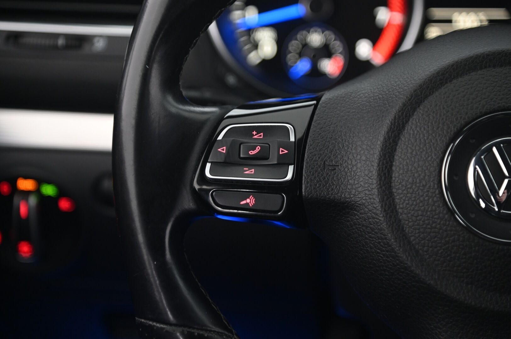 Volkswagen Golf 2012 R 2.0 TSI*Manuaali / *Miltek / BC-alusta / Alpine / Appconnect / Vakkari / Lohko* - Juuri leimattu / Näyttävä / Harvinainen Manuaali / 2x renkaat & vanteet