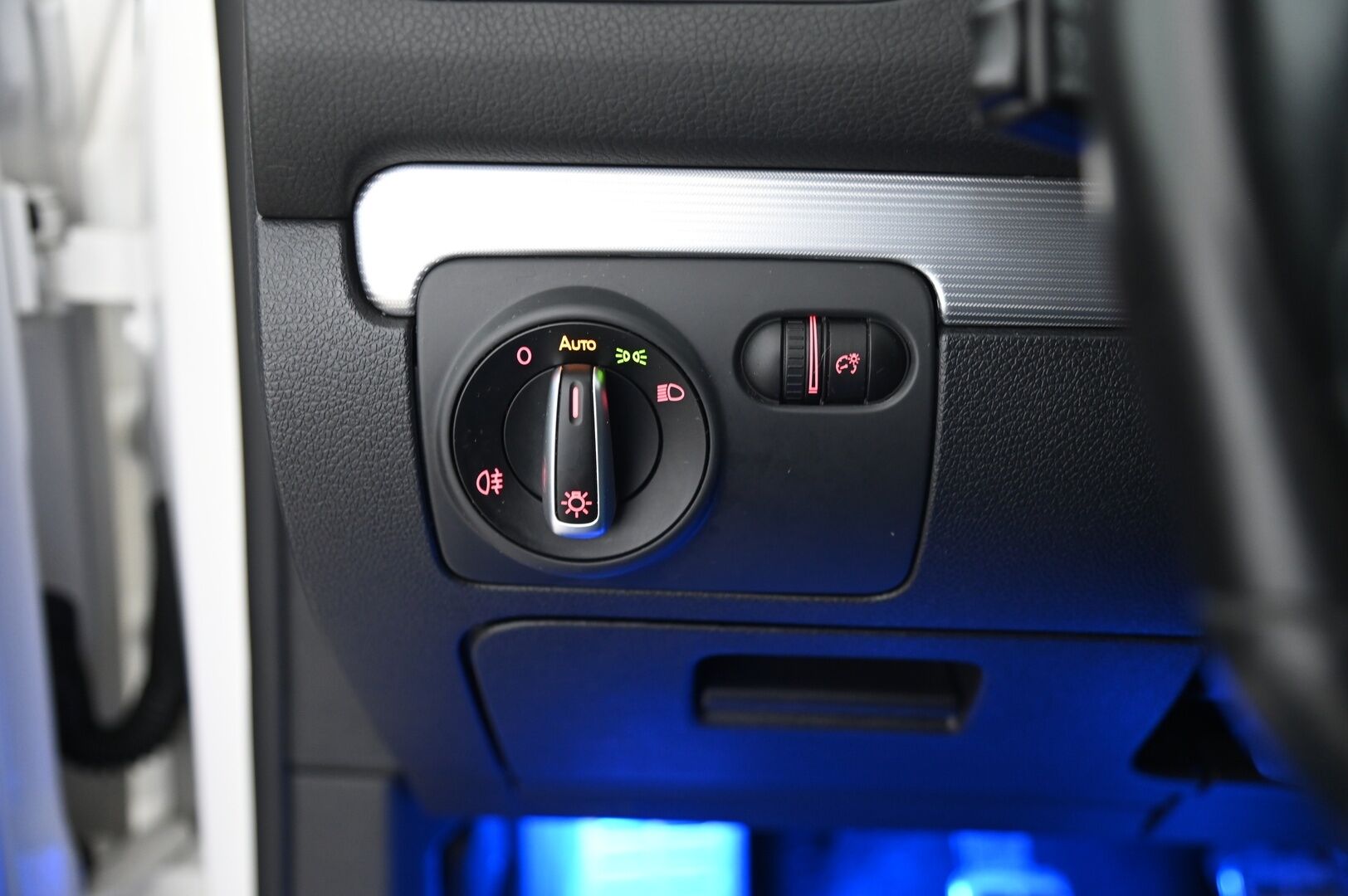 Volkswagen Golf 2012 R 2.0 TSI*Manuaali / *Miltek / BC-alusta / Alpine / Appconnect / Vakkari / Lohko* - Juuri leimattu / Näyttävä / Harvinainen Manuaali / 2x renkaat & vanteet - HULLUT AVAJAISHULINAT KORKOTARJOUS 3,29 %