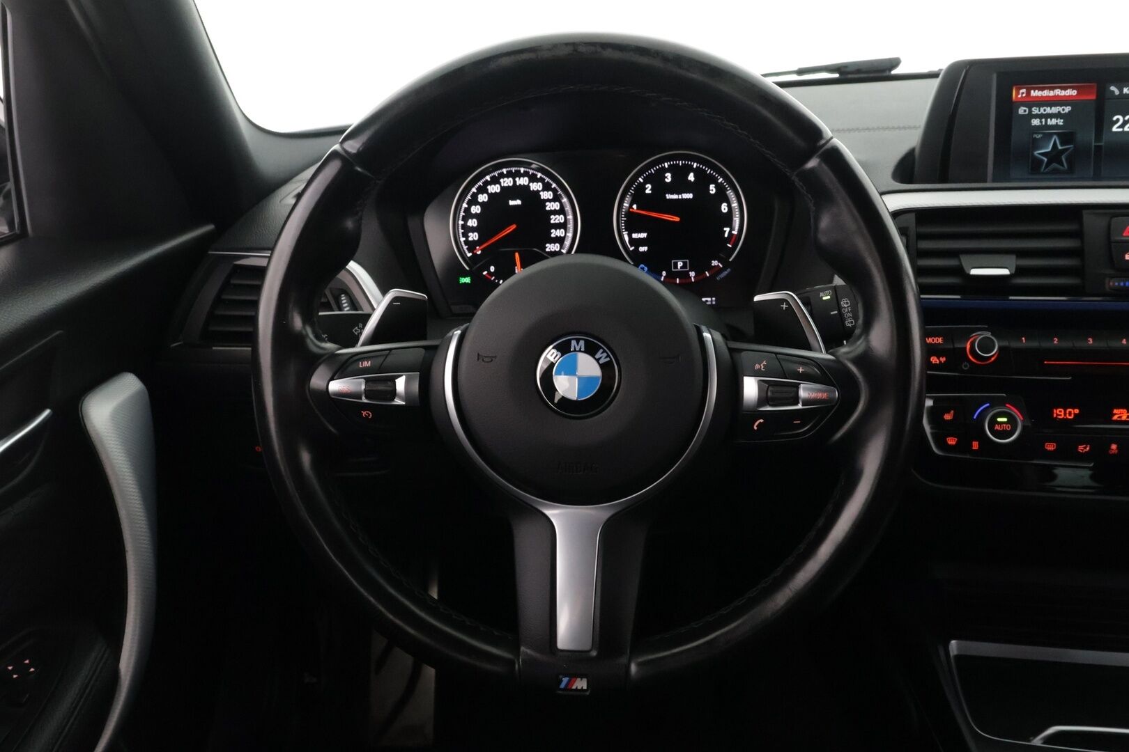 BMW M140i 2018 F20 Hatchback M140i A - Suomi-Auto | Ei viritetty | Tutkat | LED | Vakionopeudensäädin | Vähän Ajettu! |