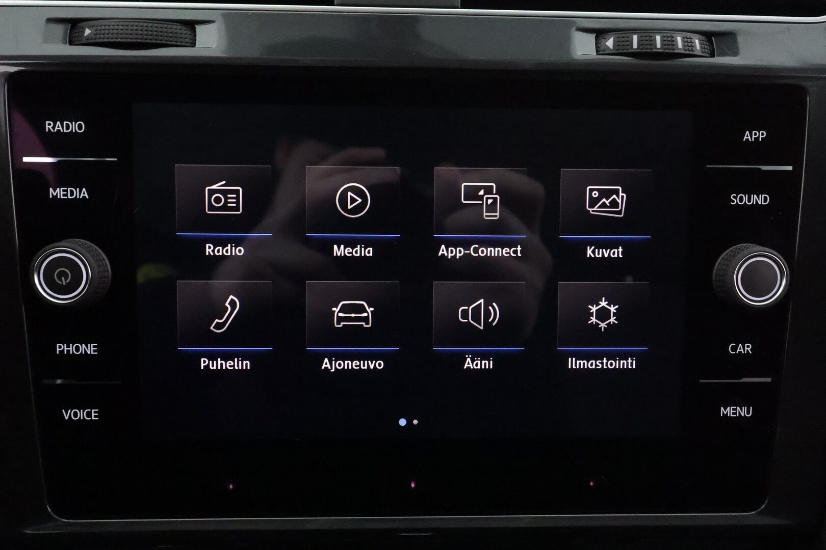 Volkswagen Golf 2018 Variant Comfortline 1,4 TSI  (125 hv) DSG R-Line * ACC / Webasto / P.kamera / App-connect / Autom.ilmastointi * - Kahdet renkaat