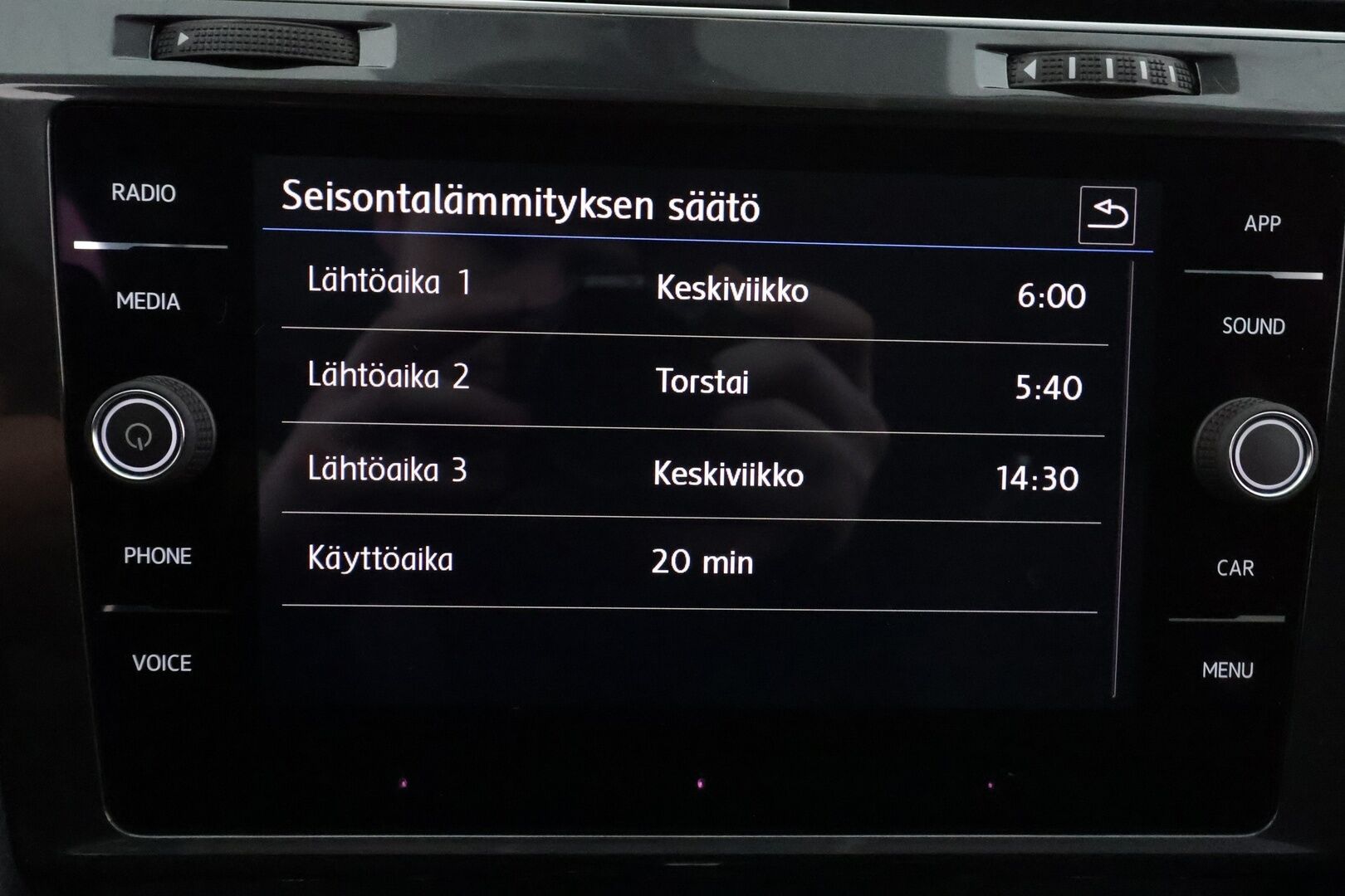 Volkswagen Golf 2018 Variant Comfortline 1,4 TSI  (125 hv) DSG R-Line * ACC / Webasto / P.kamera / App-connect / Autom.ilmastointi * - Kahdet renkaat