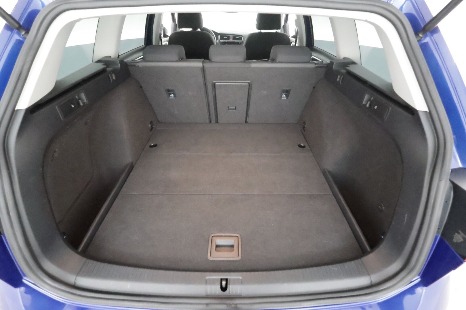 Volkswagen Golf 2018 Variant Comfortline 1,4 TSI  (125 hv) DSG R-Line * ACC / Webasto / P.kamera / App-connect / Autom.ilmastointi * - Kahdet renkaat