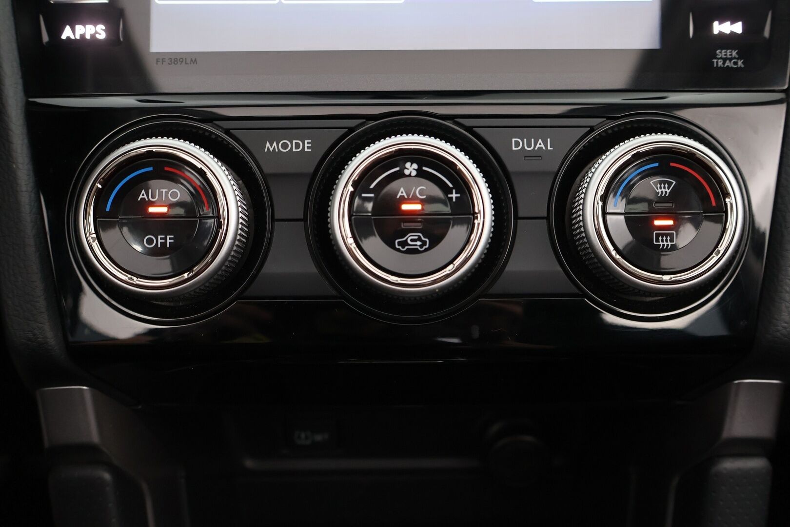 Subaru Forester 2017 2,0i XS Eyesight CVT - Suomiauto / Adapt.Vakkari / Panorama / Vetokoukku / Peruutuskamera / Lohko & Sisäpistoke / Huippusiisti ja varusteltu!