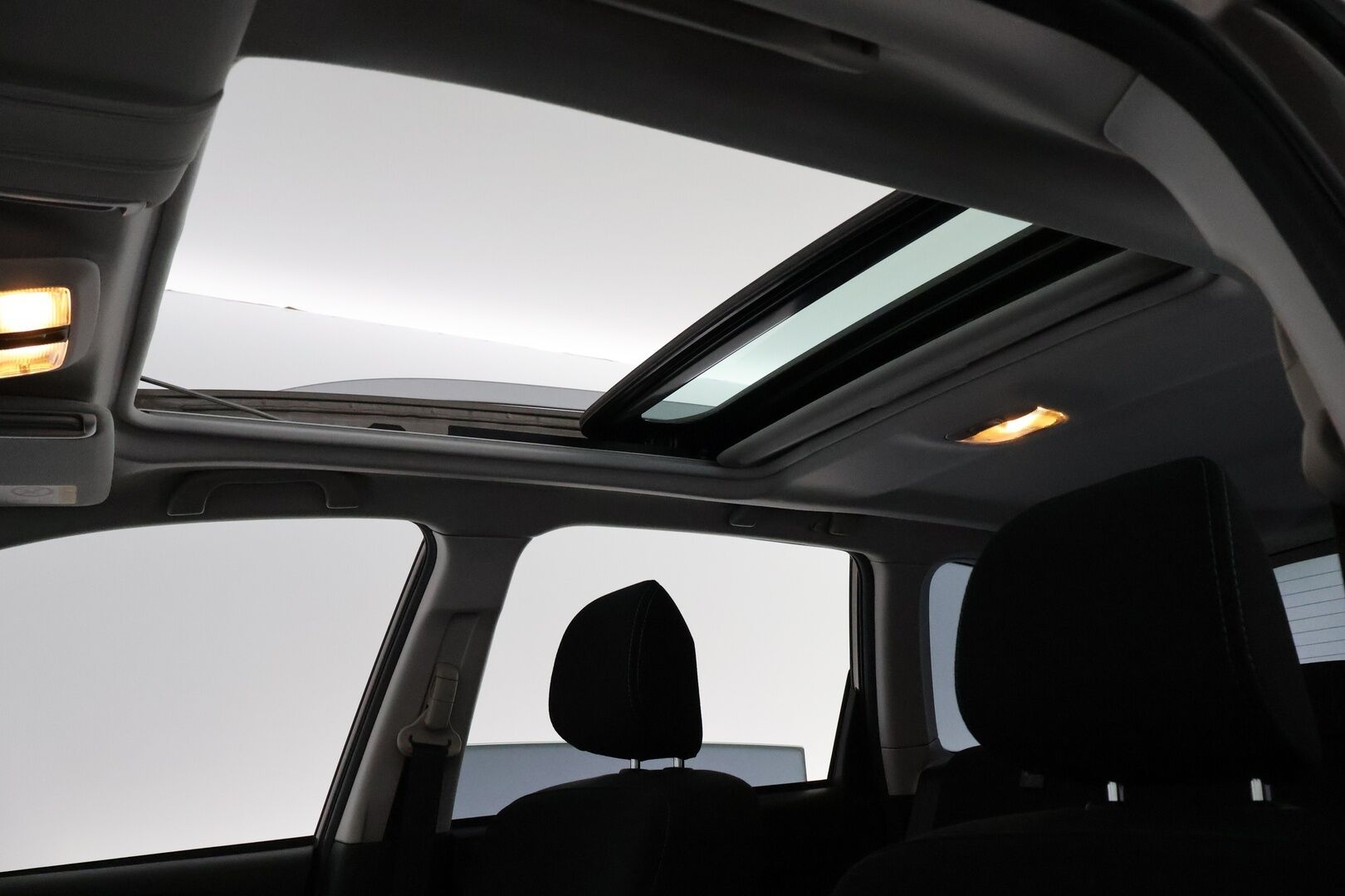 Subaru Forester 2017 2,0i XS Eyesight CVT - Suomiauto / Adapt.Vakkari / Panorama / Vetokoukku / Peruutuskamera / Lohko & Sisäpistoke / Huippusiisti ja varusteltu!