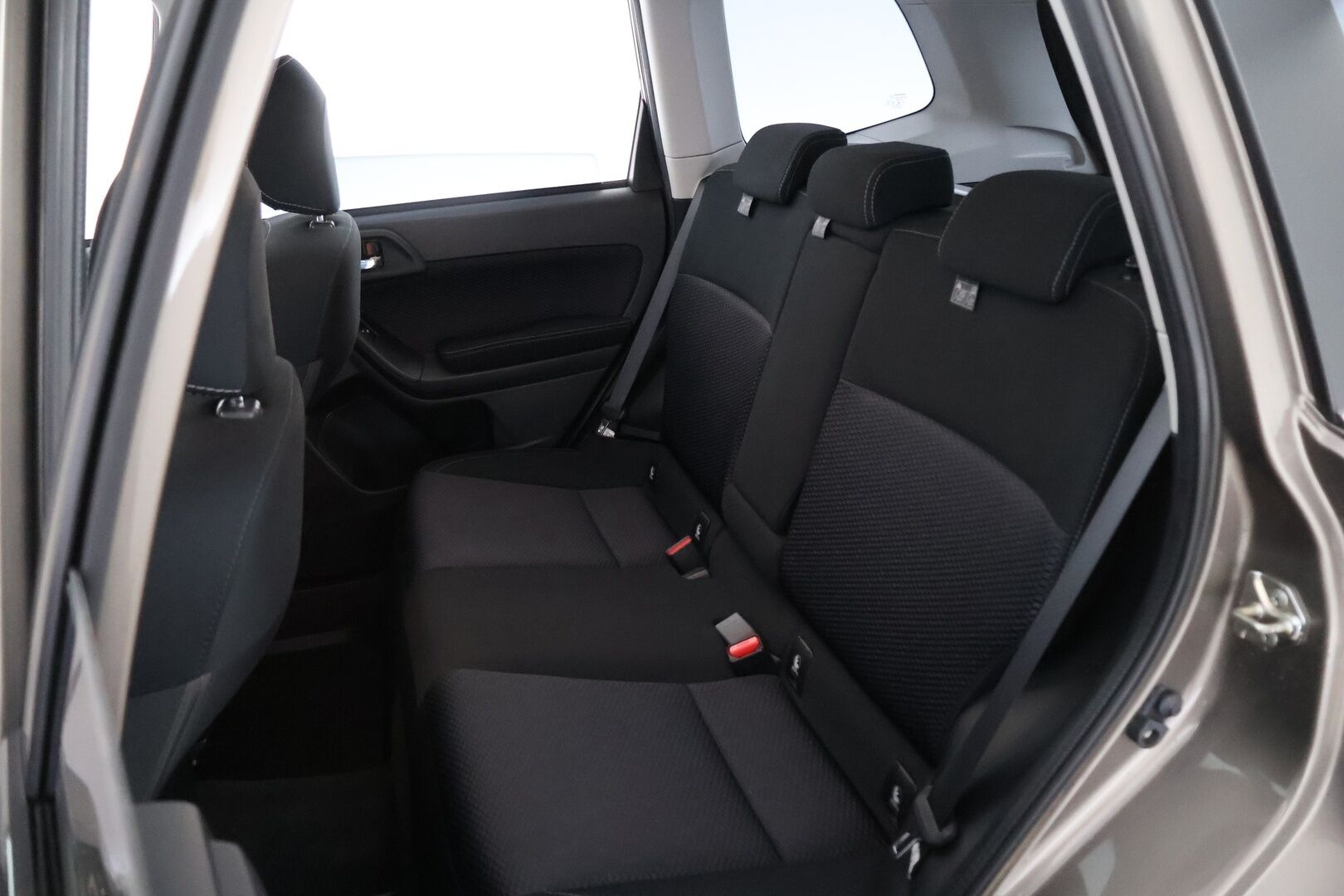 Subaru Forester 2017 2,0i XS Eyesight CVT - Suomiauto / Adapt.Vakkari / Panorama / Vetokoukku / Peruutuskamera / Lohko & Sisäpistoke / Huippusiisti ja varusteltu!