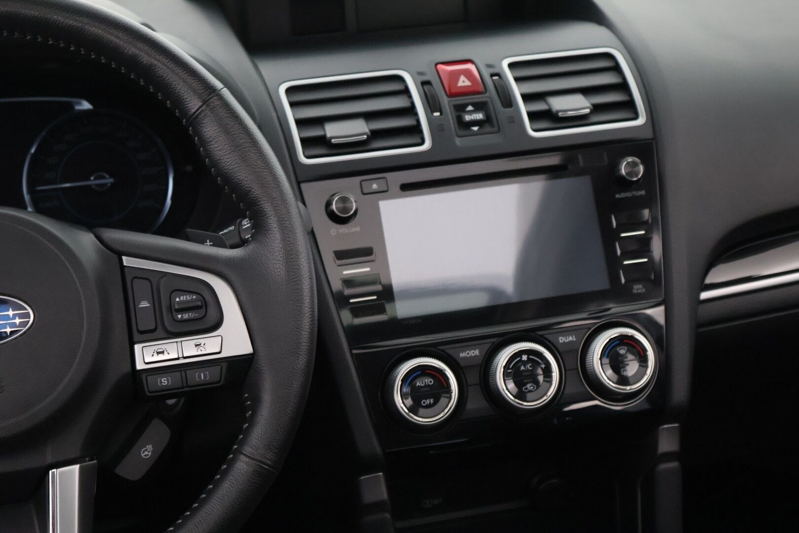 Subaru Forester 2017 2,0i XS Eyesight CVT - Suomiauto / Adapt.Vakkari / Panorama / Vetokoukku / Peruutuskamera / Lohko & Sisäpistoke / Huippusiisti ja varusteltu!