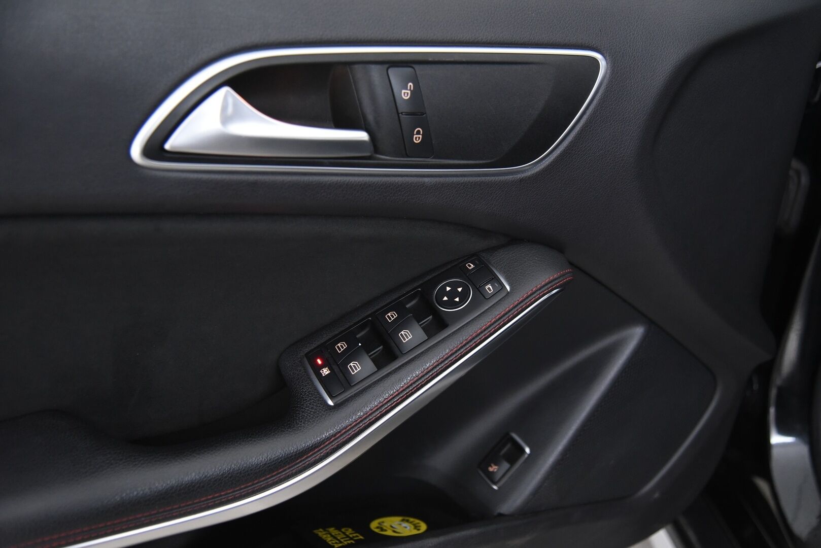 Mercedes-Benz GLA 2015 220 d 4Matic A Premium Business AMG / Webasto / ILS Xenon / Vakkari / Sähk. takaluukku / - AMG sisä- ja ulkopaketilla / Offroad paketti / Hyvällä huoltohistorialla! 