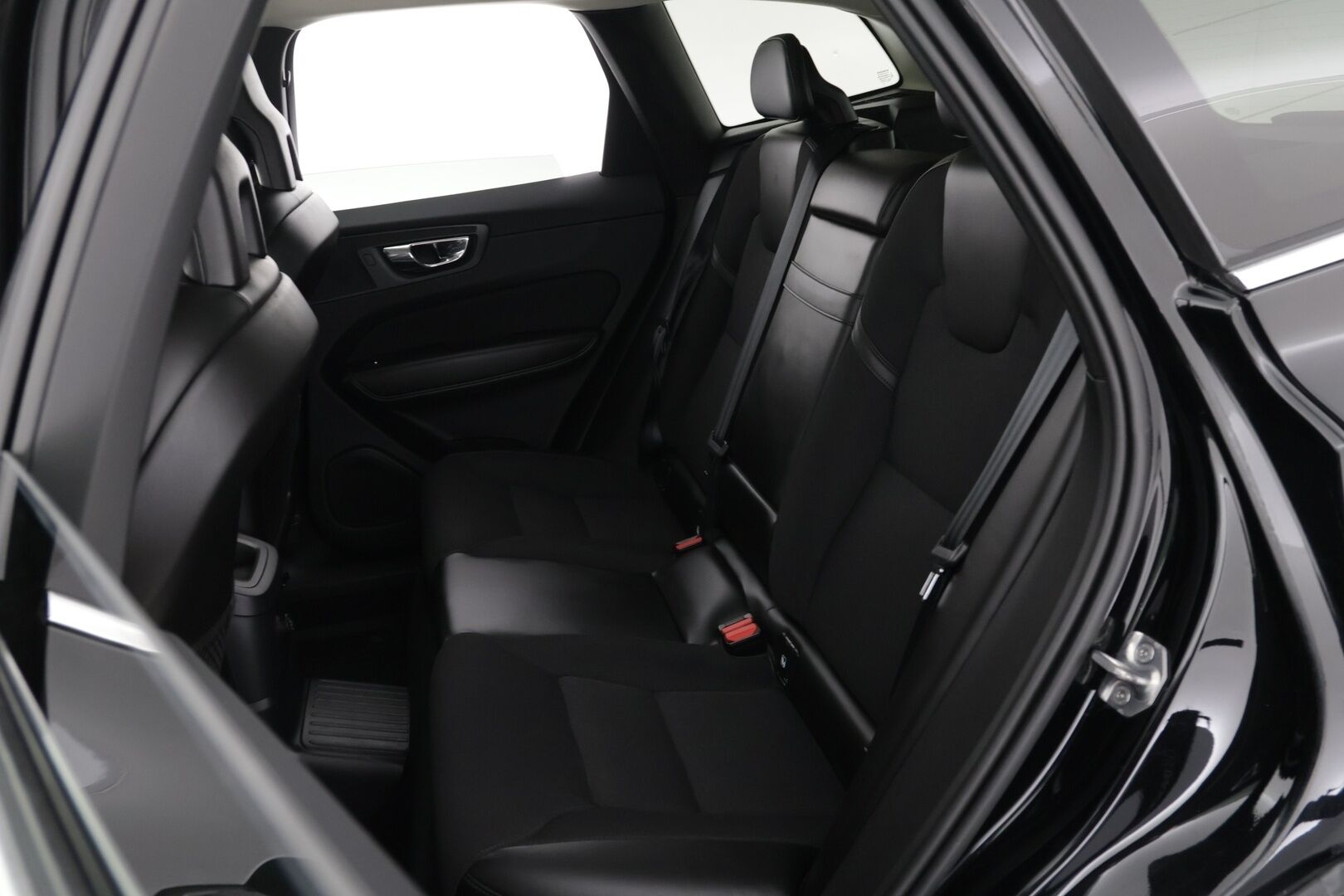 Volvo XC60 2018 T8 AWD Momentum aut  *ACC / Panoraama / Ilma-alusta!* - Luotettava neliveto / Huippu hieno / Kattavasti varusteltu!