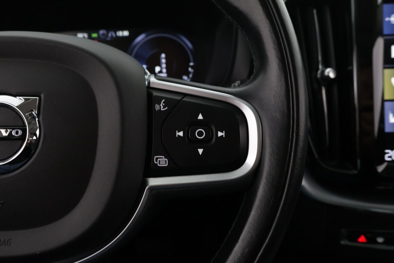 Volvo XC60 2018 T8 AWD Momentum aut - | ACC | Webasto | Panoraama | Ilma-alusta |