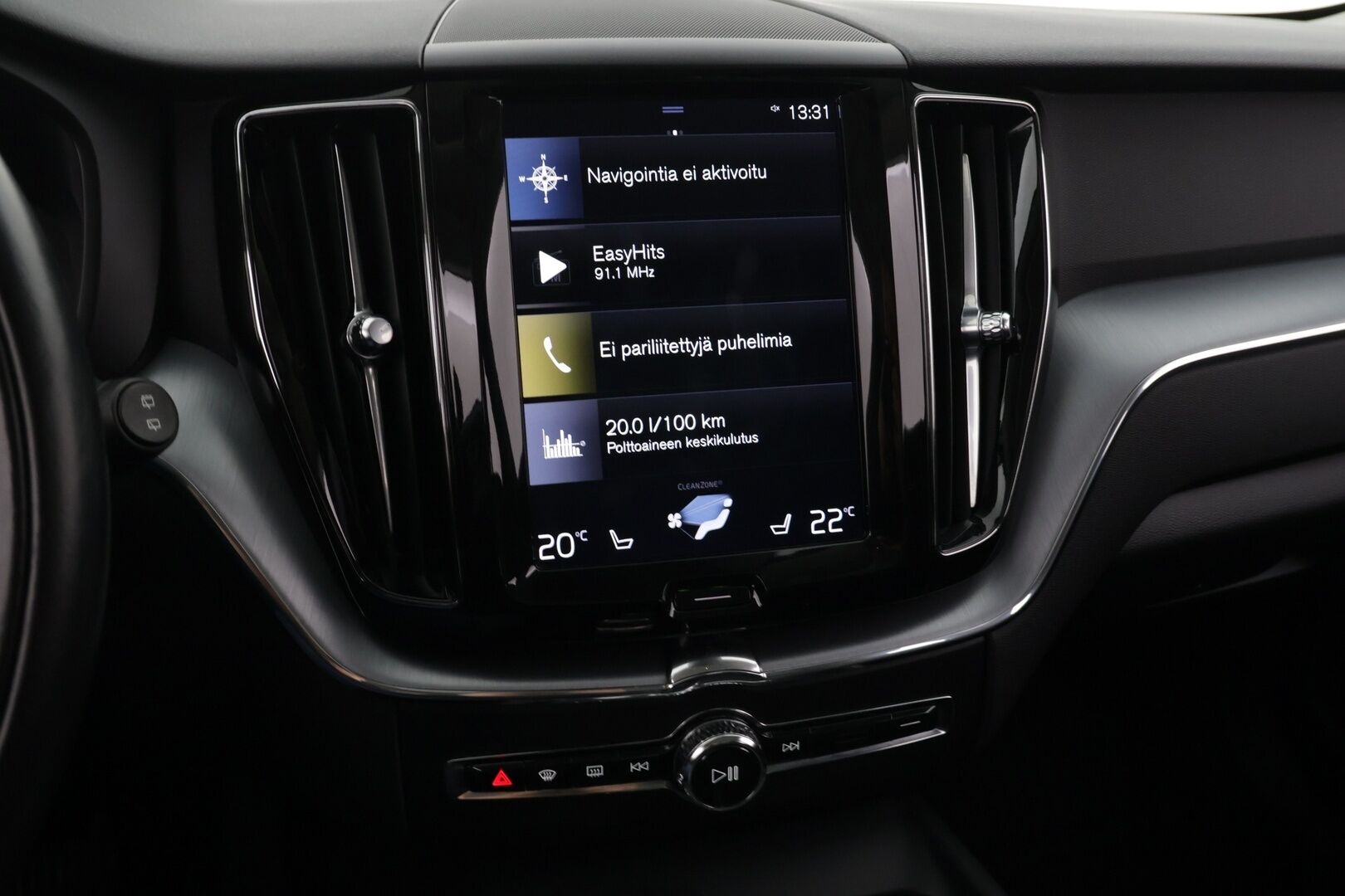 Volvo XC60 2018 T8 AWD Momentum aut  *ACC / Panoraama / Ilma-alusta!* - Luotettava neliveto / Huippu hieno / Kattavasti varusteltu!