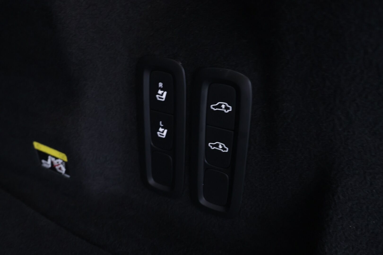 Volvo XC60 2018 T8 AWD Momentum aut  * ACC / Webasto / Panoraama / Ilma-alusta * - Luotettava neliveto / Huippu hieno / Kattavasti varusteltu! - HULLUT AVAJAISHULINAT KORKOTARJOUS 3,29 %