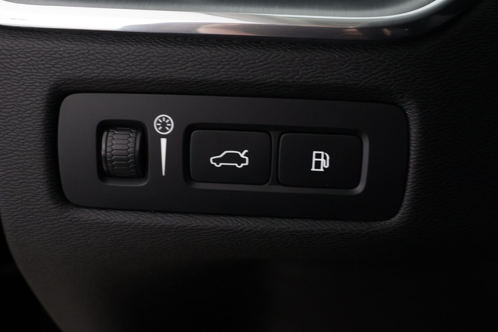 Volvo XC60 2018 T8 AWD Momentum aut  *ACC / Panoraama / Ilma-alusta!* - Luotettava neliveto / Huippu hieno / Kattavasti varusteltu!