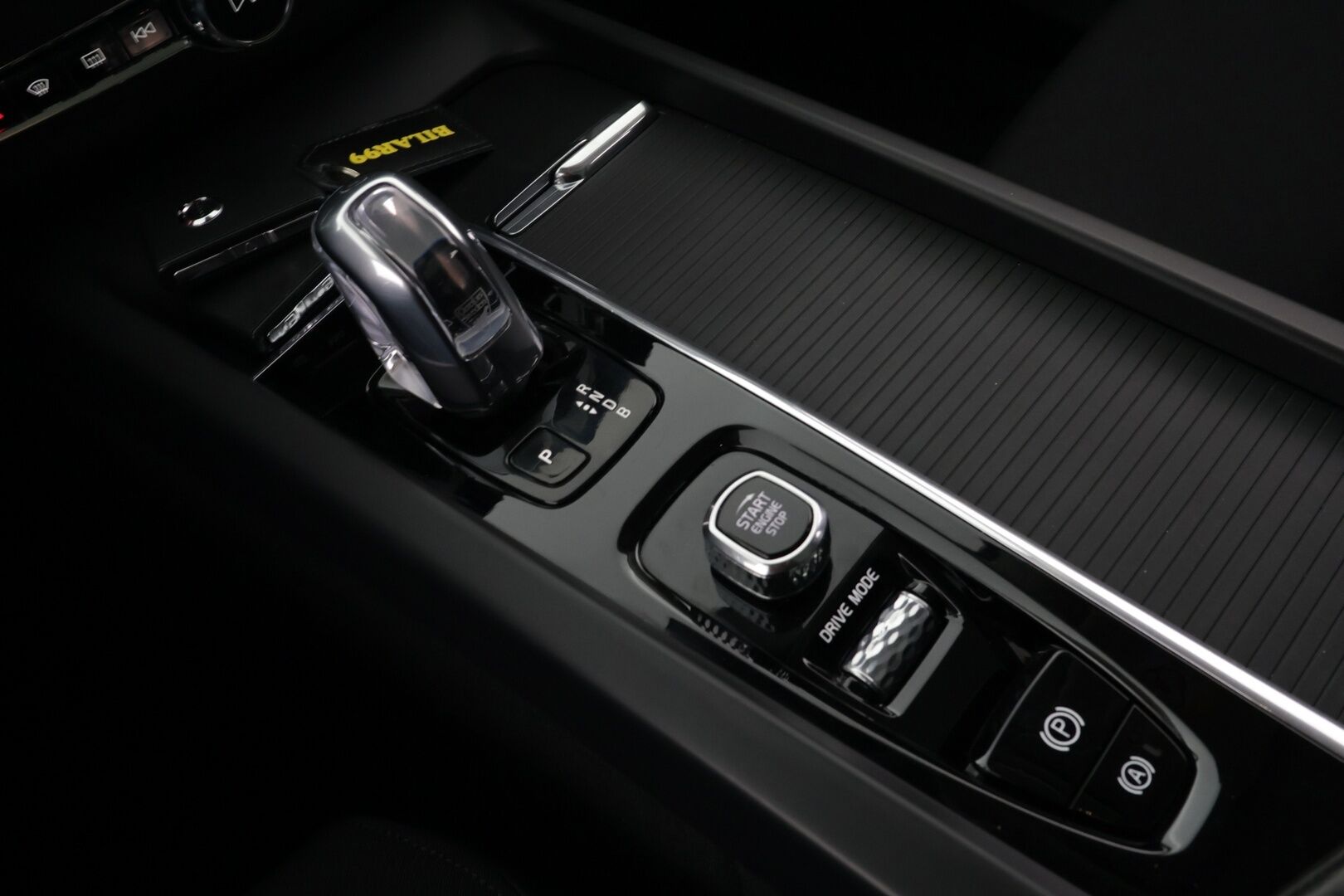 Volvo XC60 2018 T8 AWD Momentum aut  *ACC / Panoraama / Ilma-alusta!* - Luotettava neliveto / Huippu hieno / Kattavasti varusteltu!