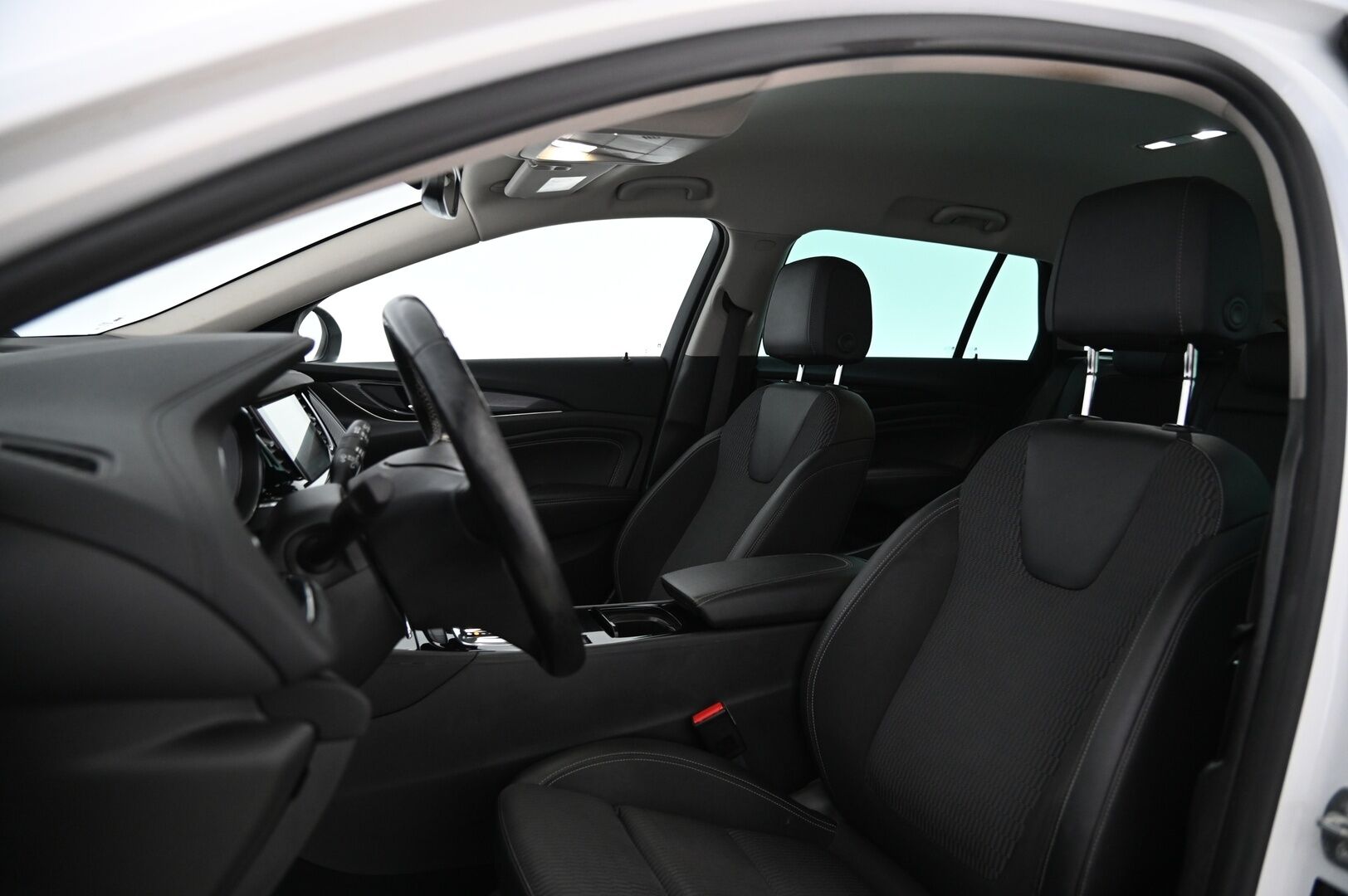 Opel Insignia 2018 Sports Tourer Innovation 1,6 CDTI ECOTEC *Webasto / KeylessGo / Ratinlämmitin / Koukku / tutkat* - *2x alut / Juuri huollettu / siisti juuri saapunut*