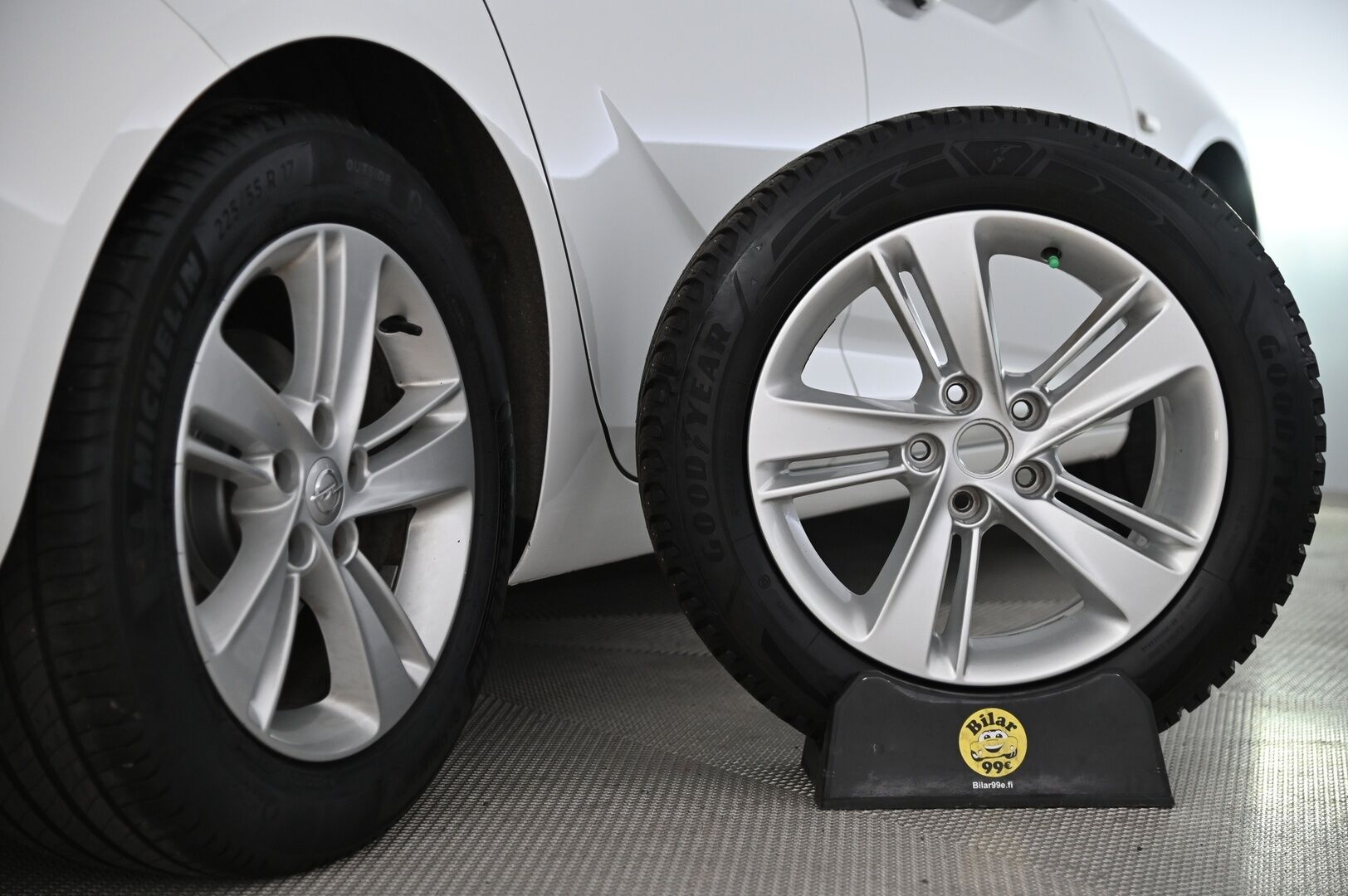 Opel Insignia 2018 Sports Tourer Innovation 1,6 CDTI ECOTEC *Webasto / KeylessGo / Ratinlämmitin / Koukku / tutkat* - *2x alut / Juuri huollettu / siisti juuri saapunut*