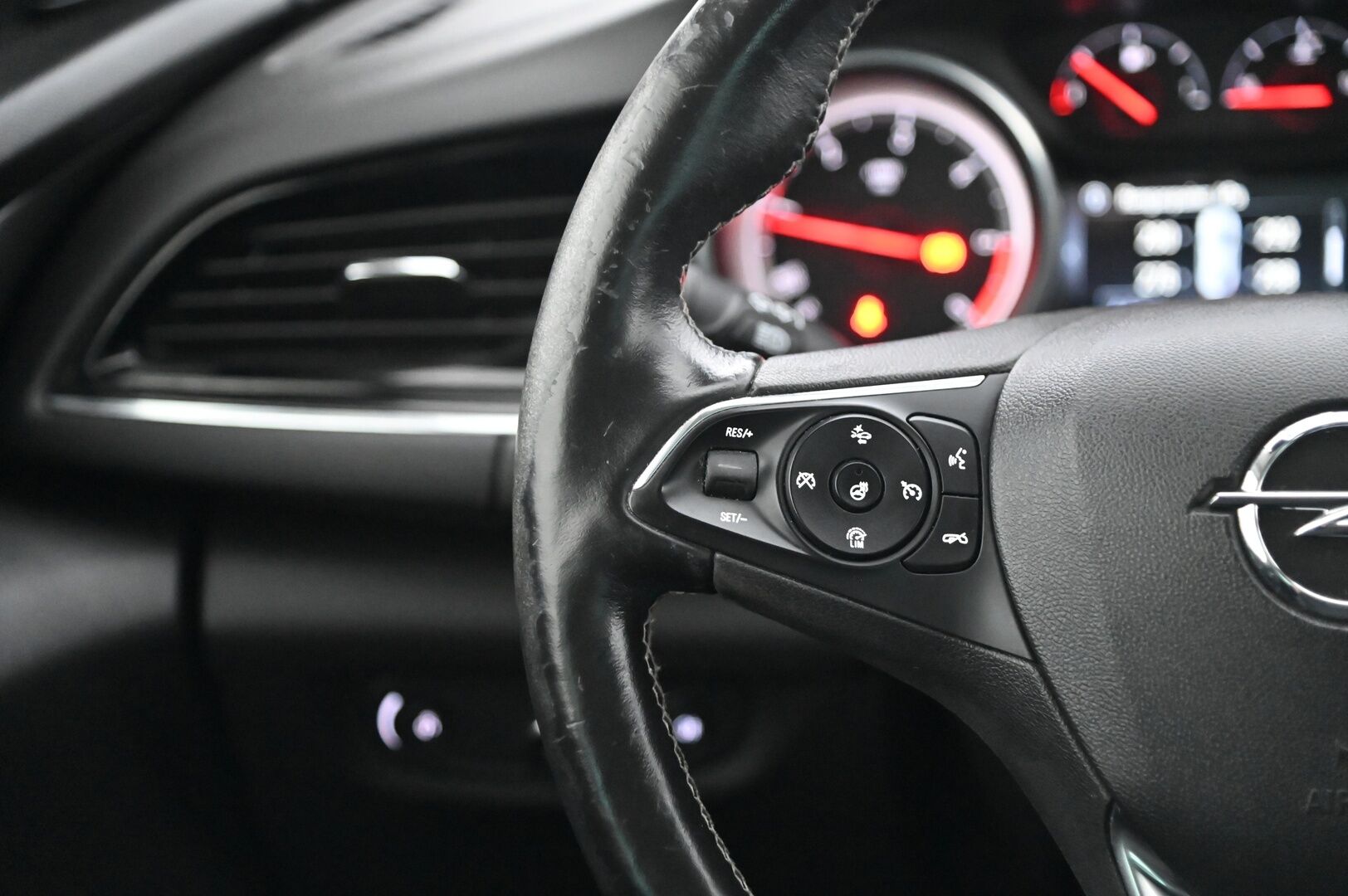 Opel Insignia 2018 Sports Tourer Innovation 1,6 CDTI ECOTEC *Webasto / KeylessGo / Ratinlämmitin / Koukku / tutkat* - *2x alut / Juuri huollettu / siisti juuri saapunut*