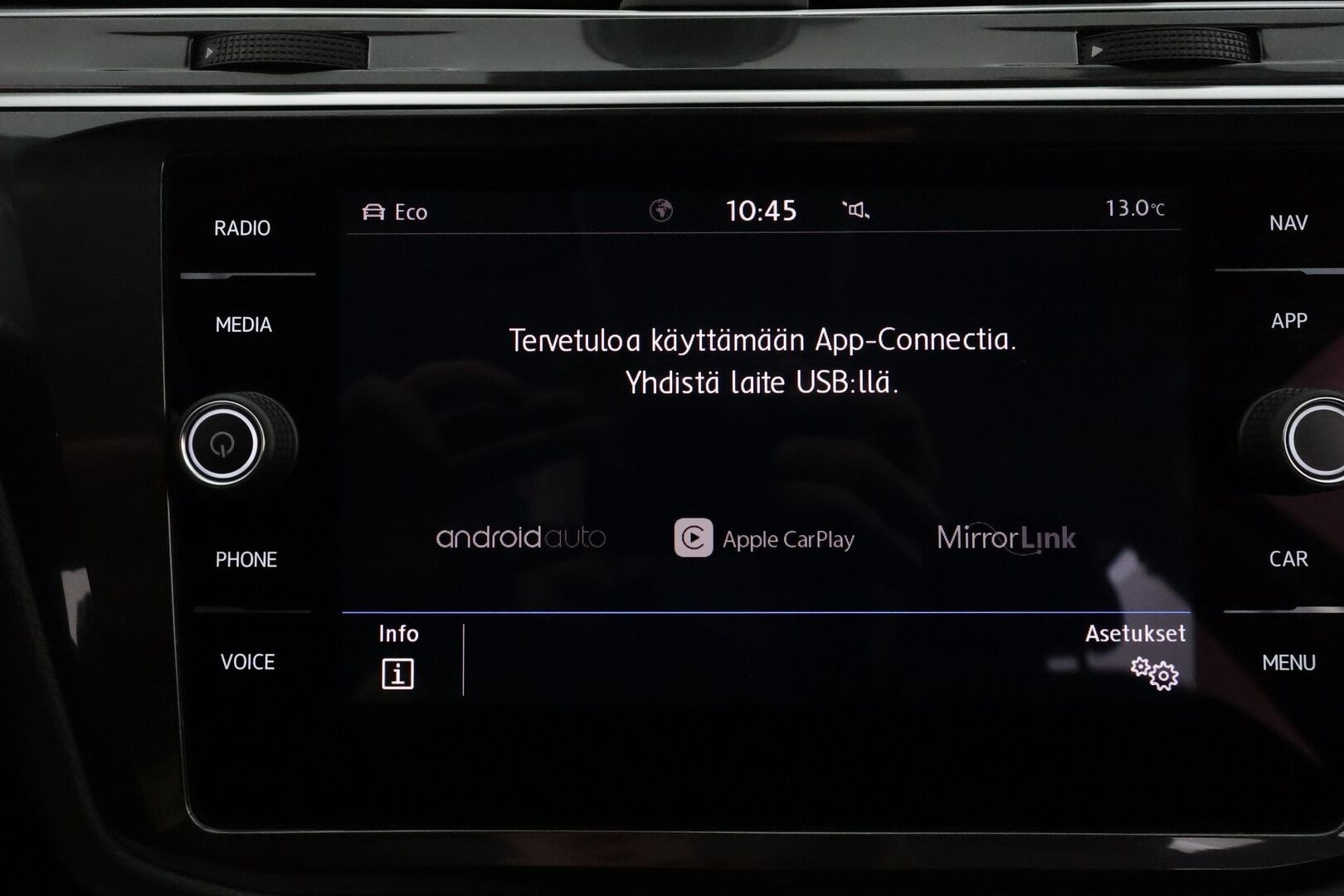 Volkswagen Tiguan 2018 2,0 TSI 132 kW 4MOTION DSG Aut ** Suomiauto /  Webasto / Adapt.vakkari / Koukku / KeyLess / P.tutkat - Kangas-Alcantara / 2x renkaat / Digimittaristo