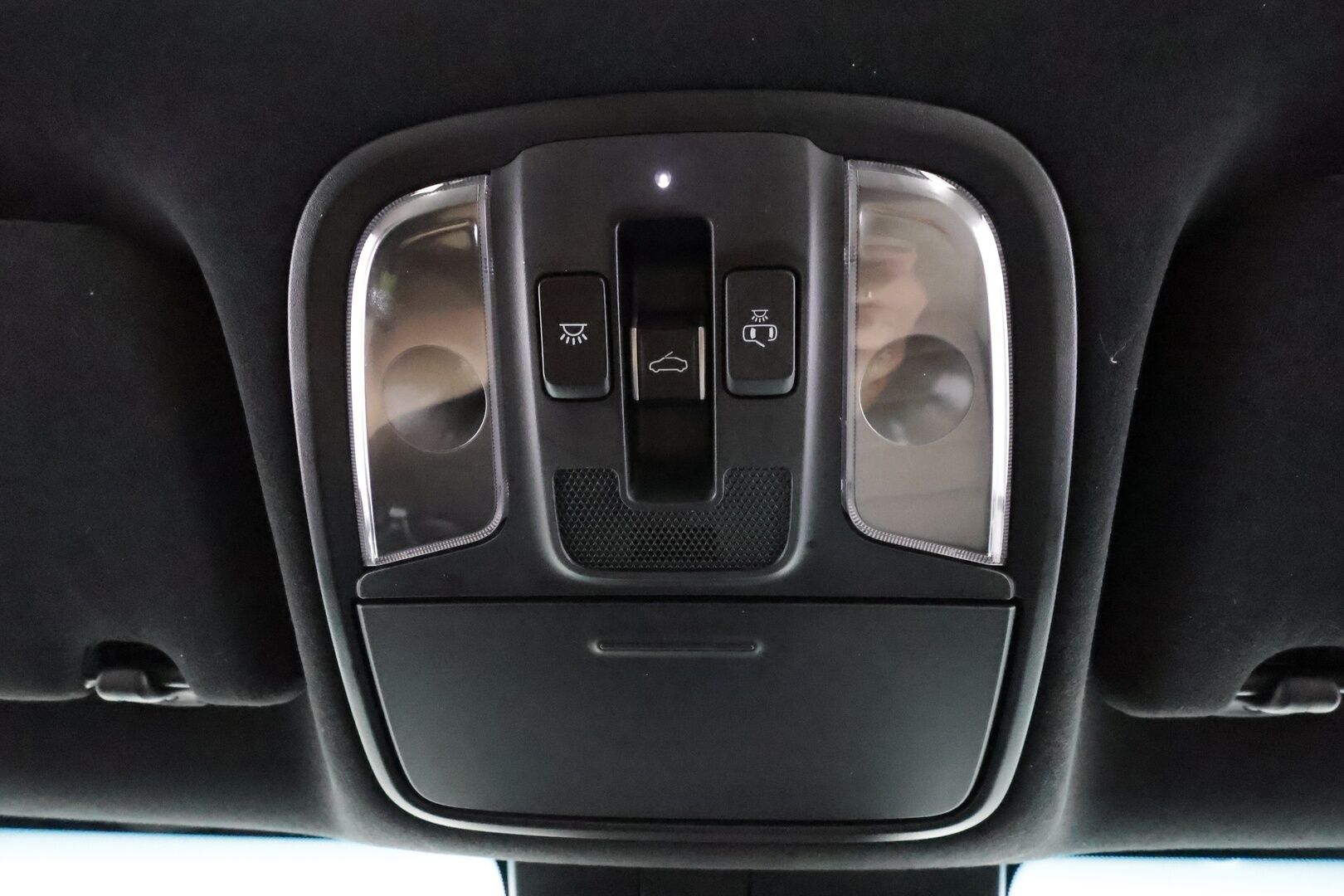 Kia Stinger 2018 3,3 T-GDI AWD GT A/T - | ACC | Ilm. sporttinahat | Muistipenkki | H/K | Kattoluukku | 360° | HUD | Lane Assist | BSM | Lämm. ratti | LED | Apple & Android | 2x renkaat aluin |