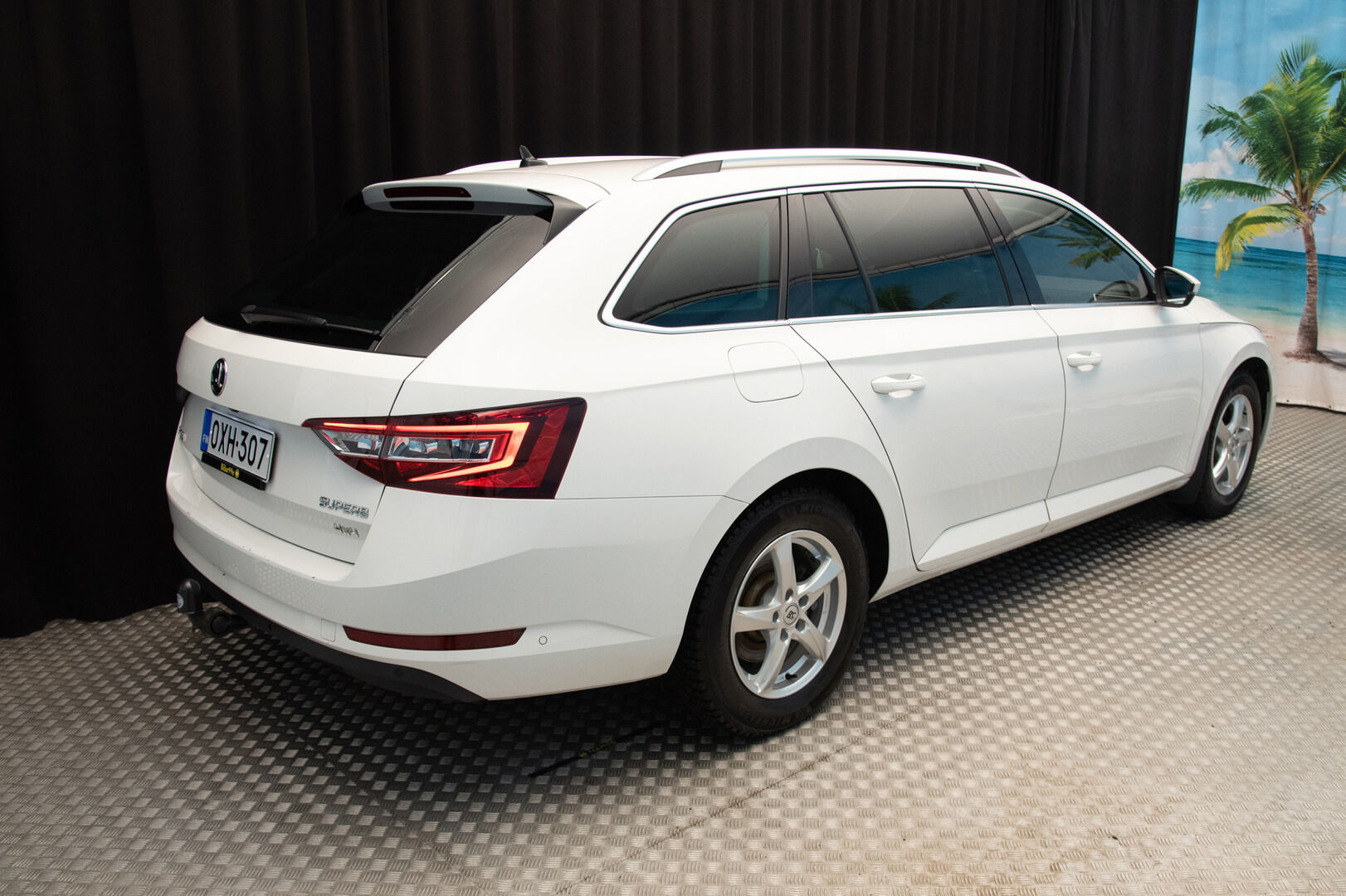 Skoda Superb 2018 Combi 2,0 TDI 190 4x4 Style BusinessLine DSG Autom. - Webasto | Navi | Canton | ACC | Koukku | Blis | P. kamera | App Connect