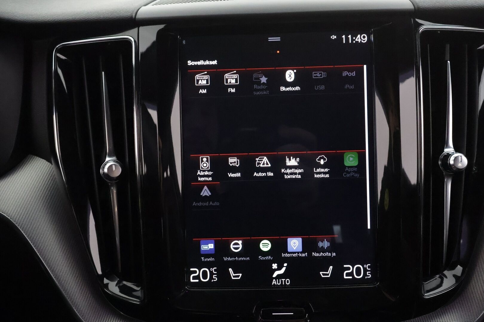 Volvo XC60 2018 D4 AWD Business R-Design aut * ACC / B&W / P.tutkat / Muistipenkki / LED / Navi / Koukku / Sporttipenkit * - Webasto / Keyless / Suomi-auto / 2x renkaat aluvantein - HULLUT JOULUT KORKOTARJOUS 2,49% 