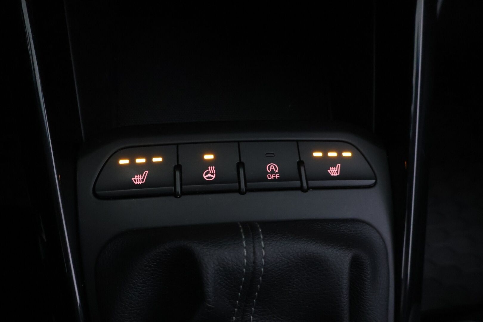 Kia Stonic 2018 1,0 T-GDI ISG 120hv EX EcoDynamics *Suomi-auto / P.kamera / Koukku / Lohko / Carplay / 2x renkaat* - *Kattavat huollot / Ilmainen kotiintoimitus*