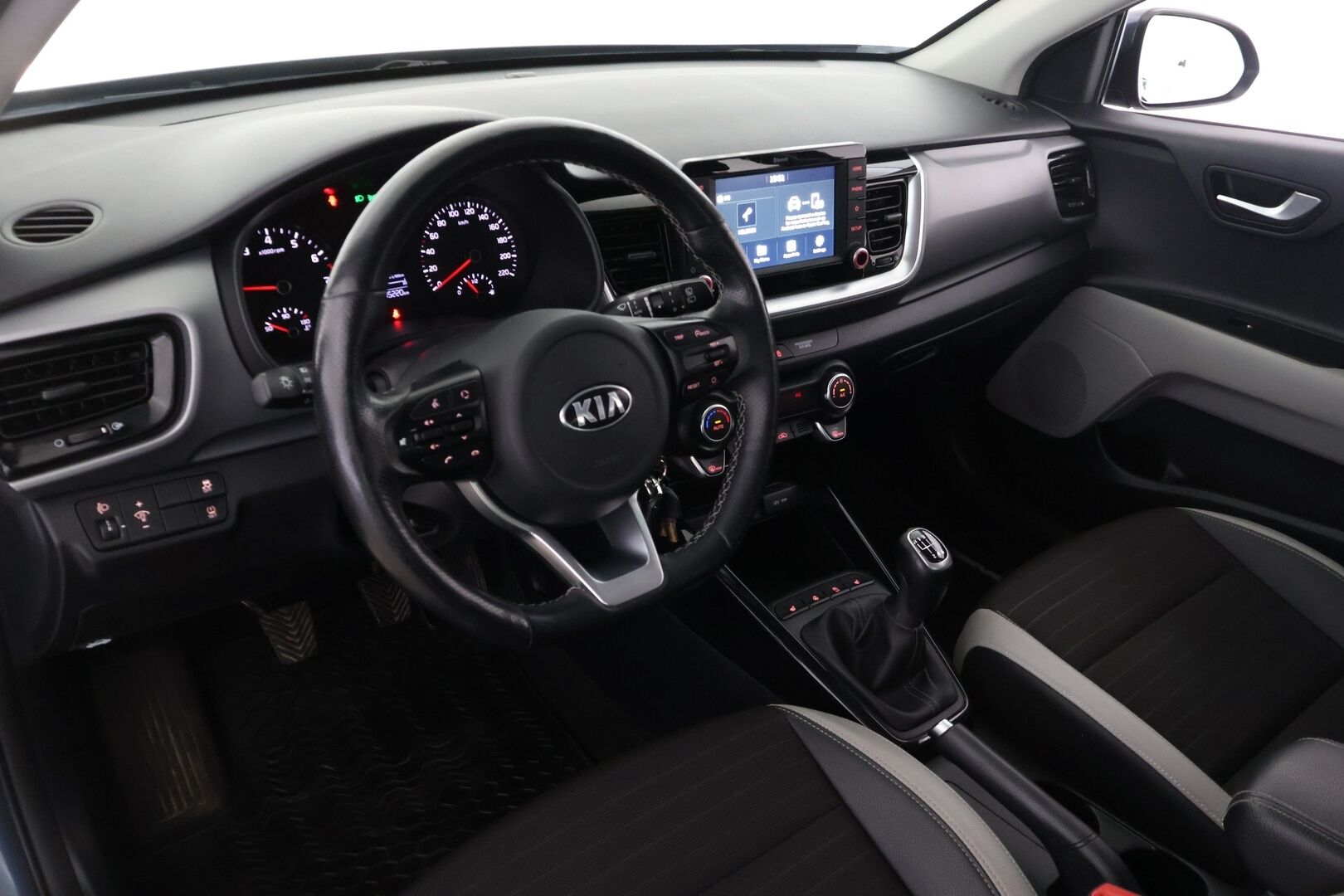 Kia Stonic 2018 1,0 T-GDI ISG 120hv EX EcoDynamics *Suomi-auto / P.kamera / Koukku / Lohko / Carplay / 2x renkaat* - *Kattavat huollot / Ilmainen kotiintoimitus*