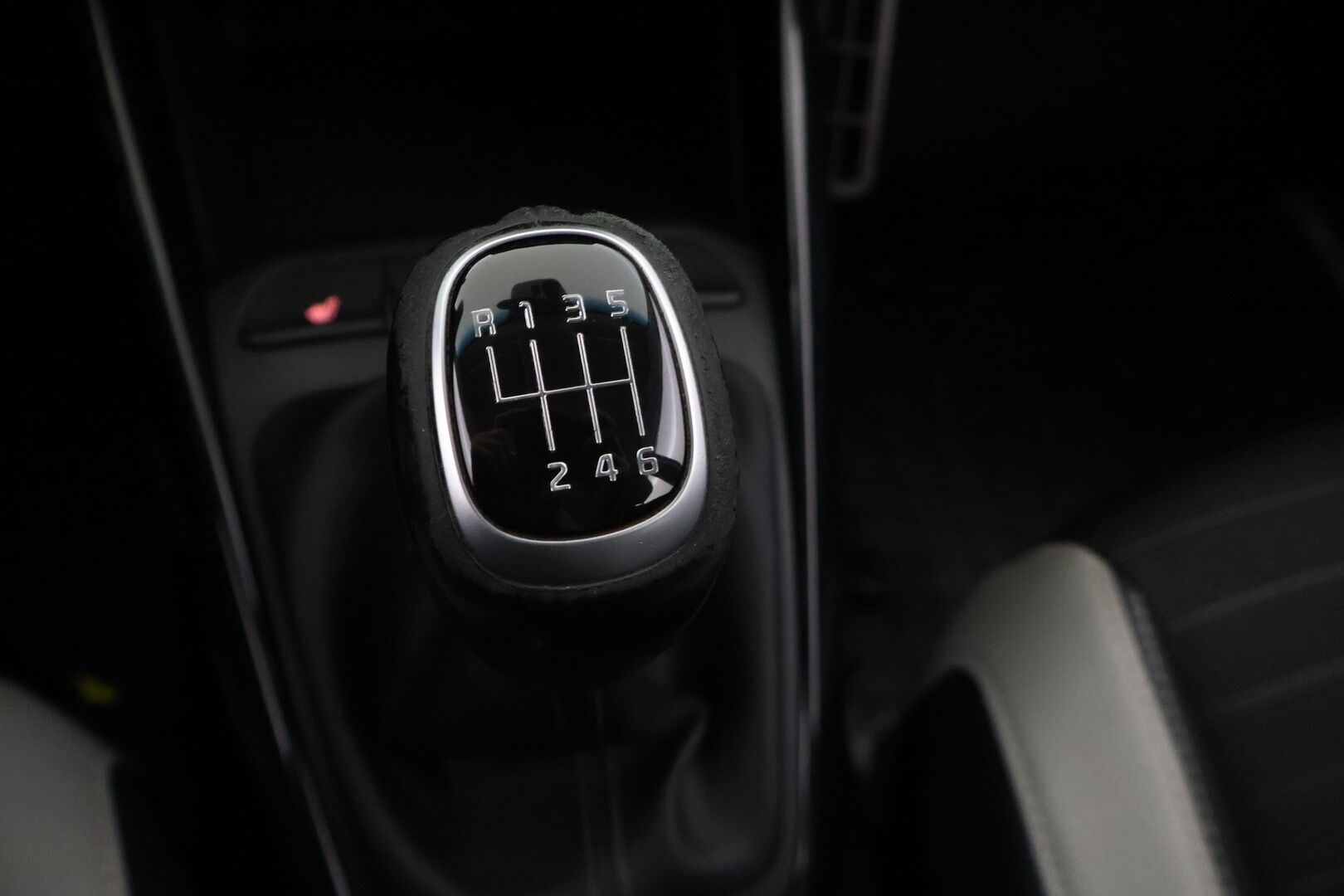 Kia Stonic 2018 1,0 T-GDI ISG 120hv EX EcoDynamics *Suomi-auto / P.kamera / Koukku / Lohko / Carplay / 2x renkaat* - *Kattavat huollot / Ilmainen kotiintoimitus*