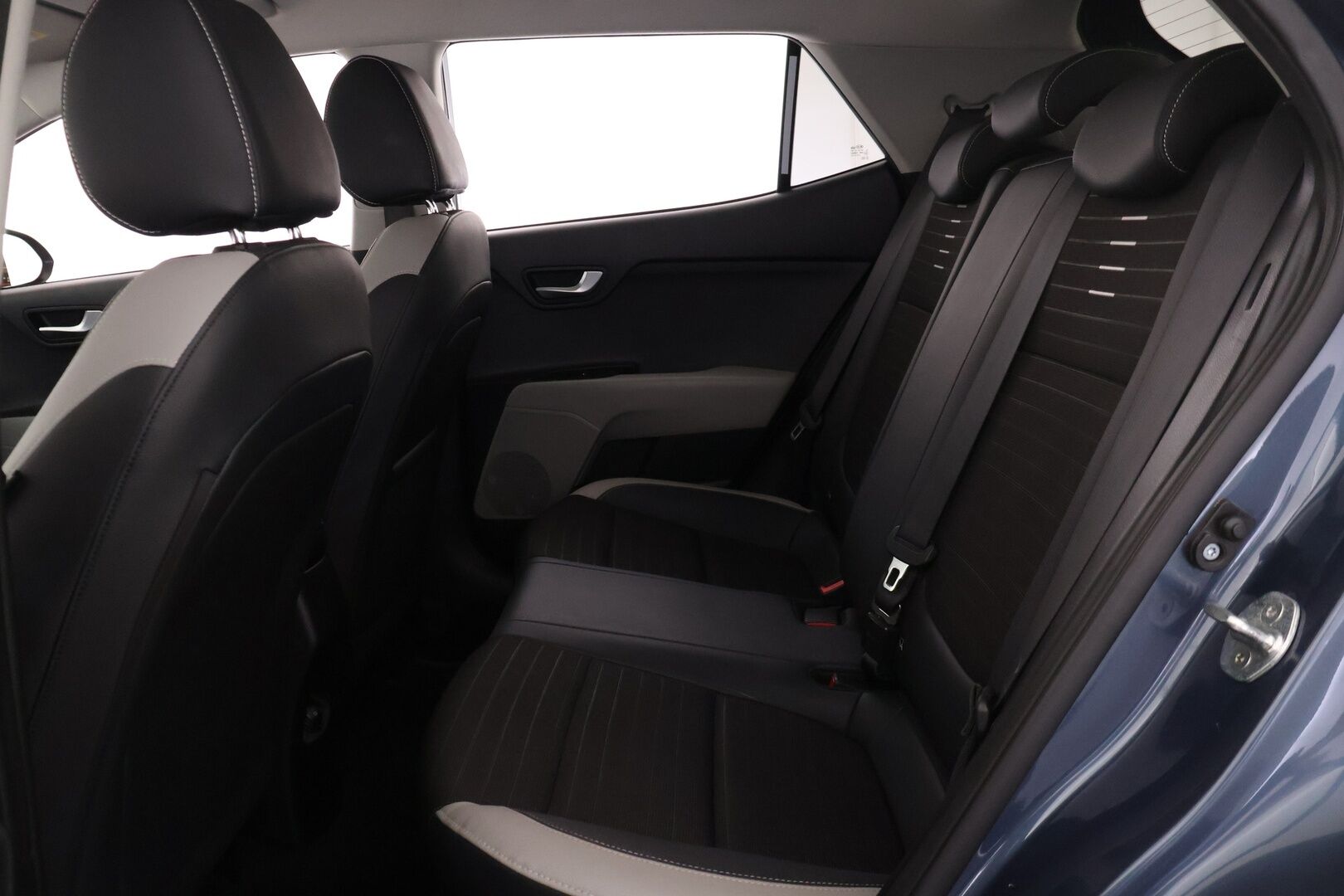 Kia Stonic 2018 1,0 T-GDI ISG 120hv EX EcoDynamics *Suomi-auto / P.kamera / Koukku / Lohko / Carplay / 2x renkaat* - *Kattavat huollot / Ilmainen kotiintoimitus*