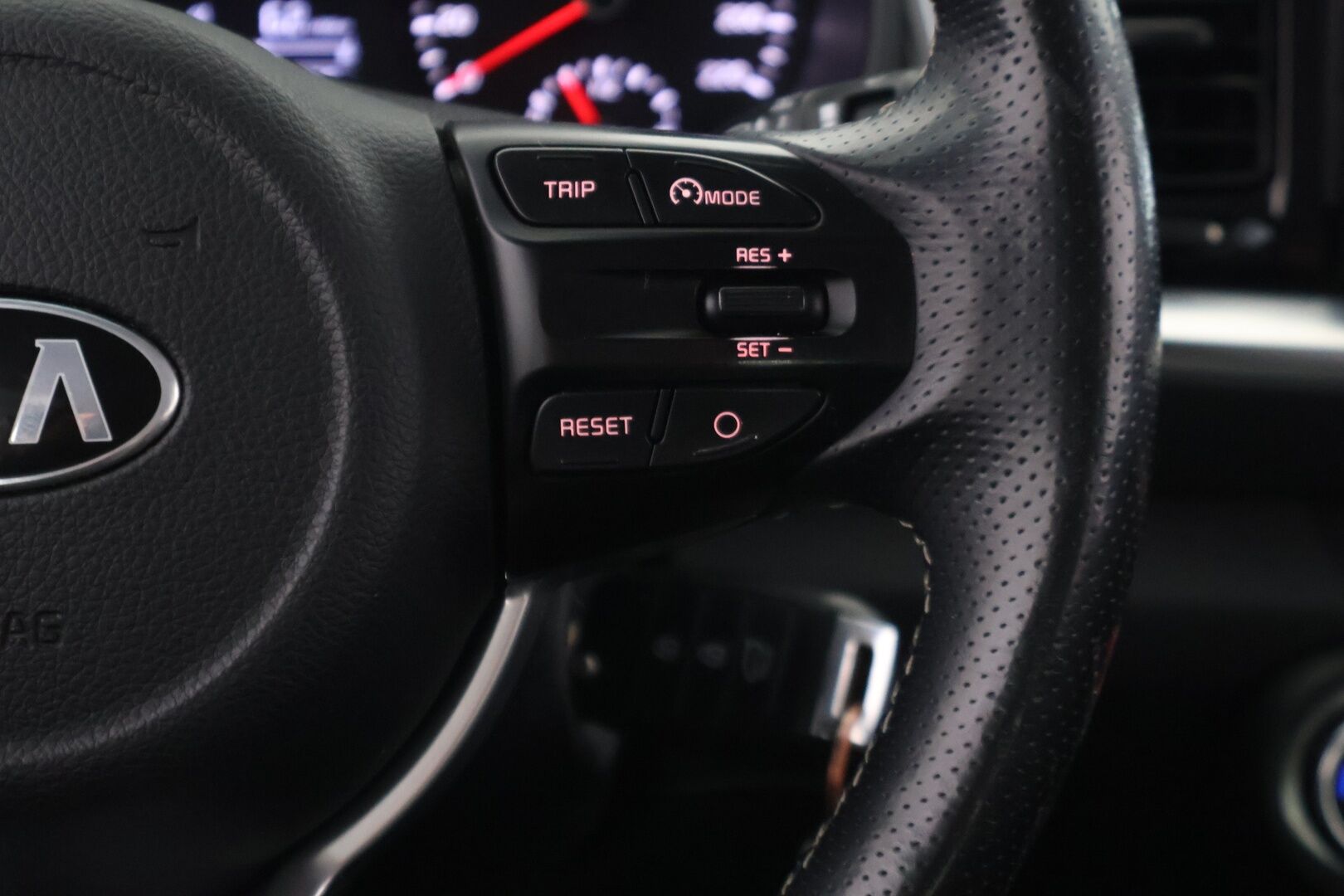 Kia Stonic 2018 1,0 T-GDI ISG 120hv EX EcoDynamics *Suomi-auto / P.kamera / Koukku / Lohko / Carplay / 2x renkaat* - *Kattavat huollot / Ilmainen kotiintoimitus*