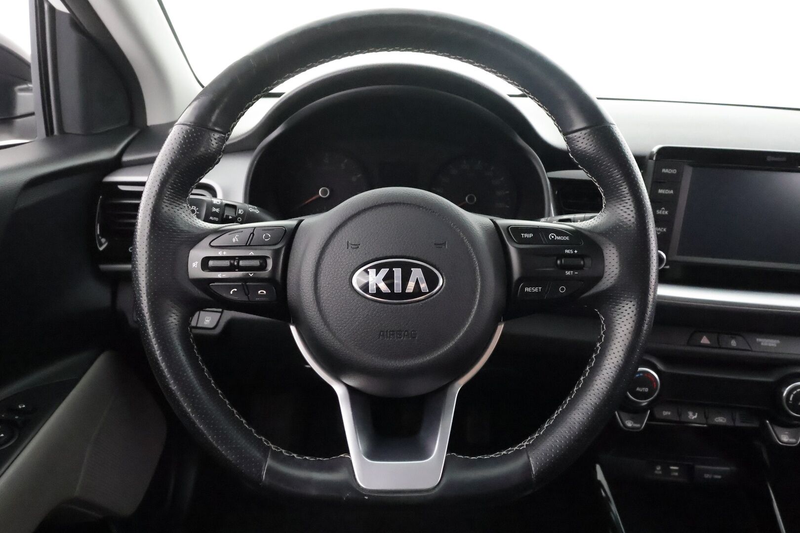 Kia Stonic 2018 1,0 T-GDI ISG 120hv EX Design EcoDynamics - | Vakkari | Koukku | Puolinahat | P.kamera | Lämm. ratti | Lohko+sisälämmitin | Apple & Android | Aut. ilmastointi | 2x renkaat aluin | Huoltokirja |