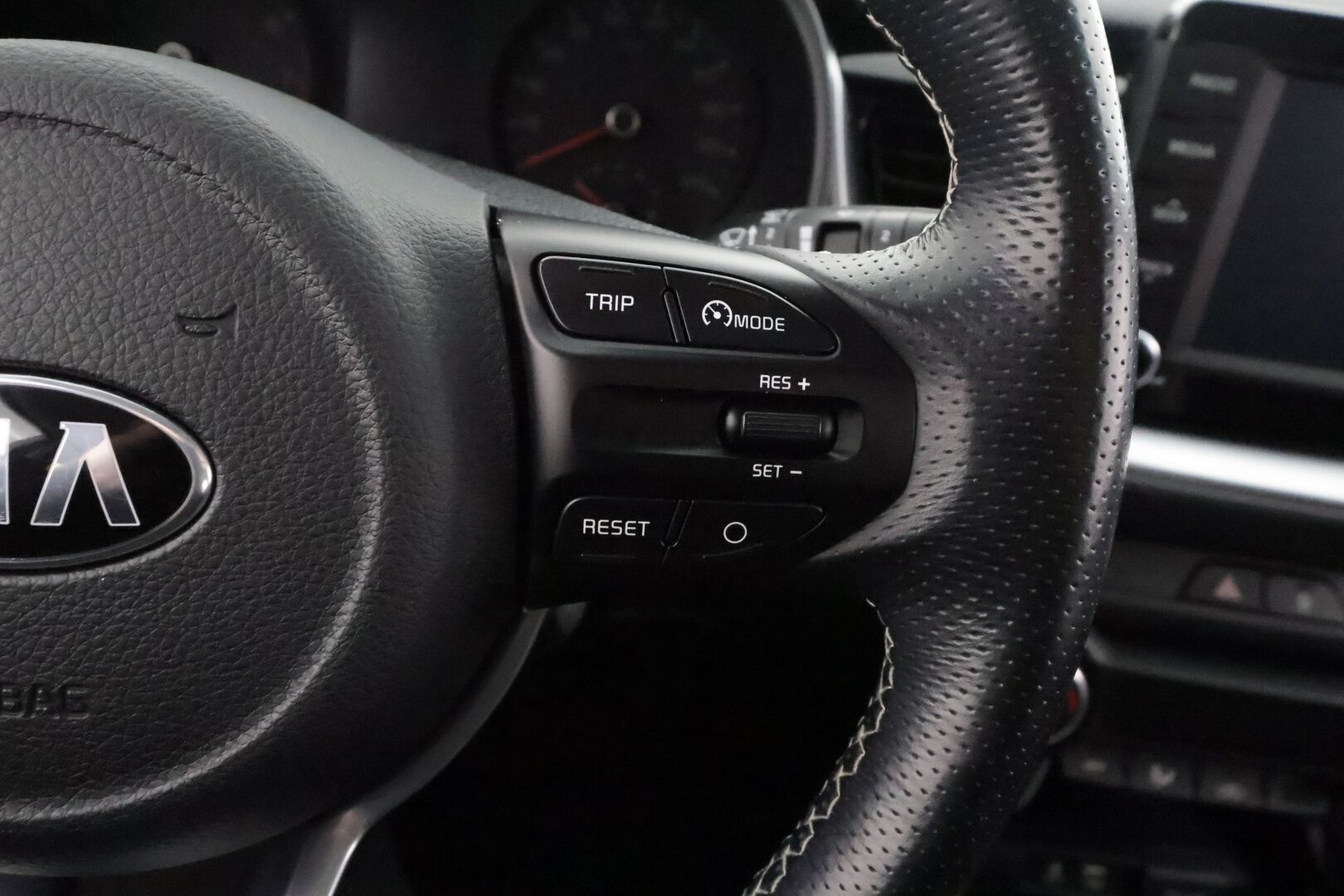 Kia Stonic 2018 1,0 T-GDI ISG 120hv EX Design EcoDynamics - | Vakkari | Koukku | Puolinahat | P.kamera | Lämm. ratti | Lohko+sisälämmitin | Apple & Android | Aut. ilmastointi | 2x renkaat aluin | Huoltokirja |
