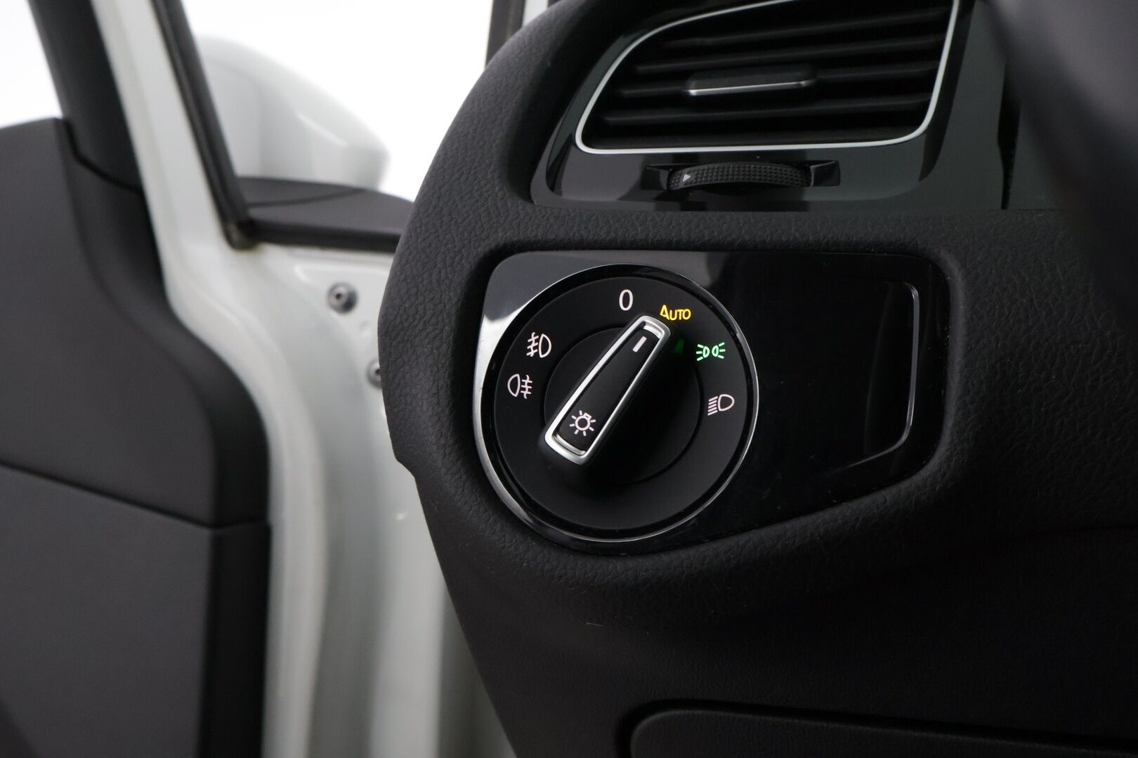 Volkswagen Golf 2018 Variant Highline 1,6 TDI 85 kW (115 hv) DSG-automaatti * Webasto / Adapt.Vakkari / Digimittari / Peruutuskamera / Hieronta - Suomiauto / Jakopää tehty / Juuri tullut Tampereelle!