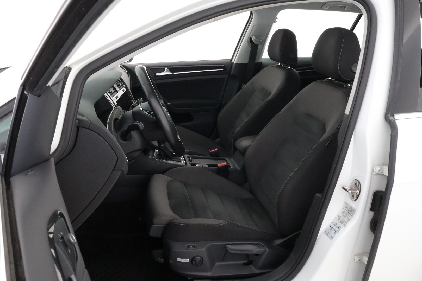 Volkswagen Golf 2018 Variant Highline 1,6 TDI 85 kW (115 hv) DSG-automaatti * Webasto / Adapt.Vakkari / Digimittari / Peruutuskamera / Hieronta - Suomiauto / Jakopää tehty / Juuri tullut Tampereelle!