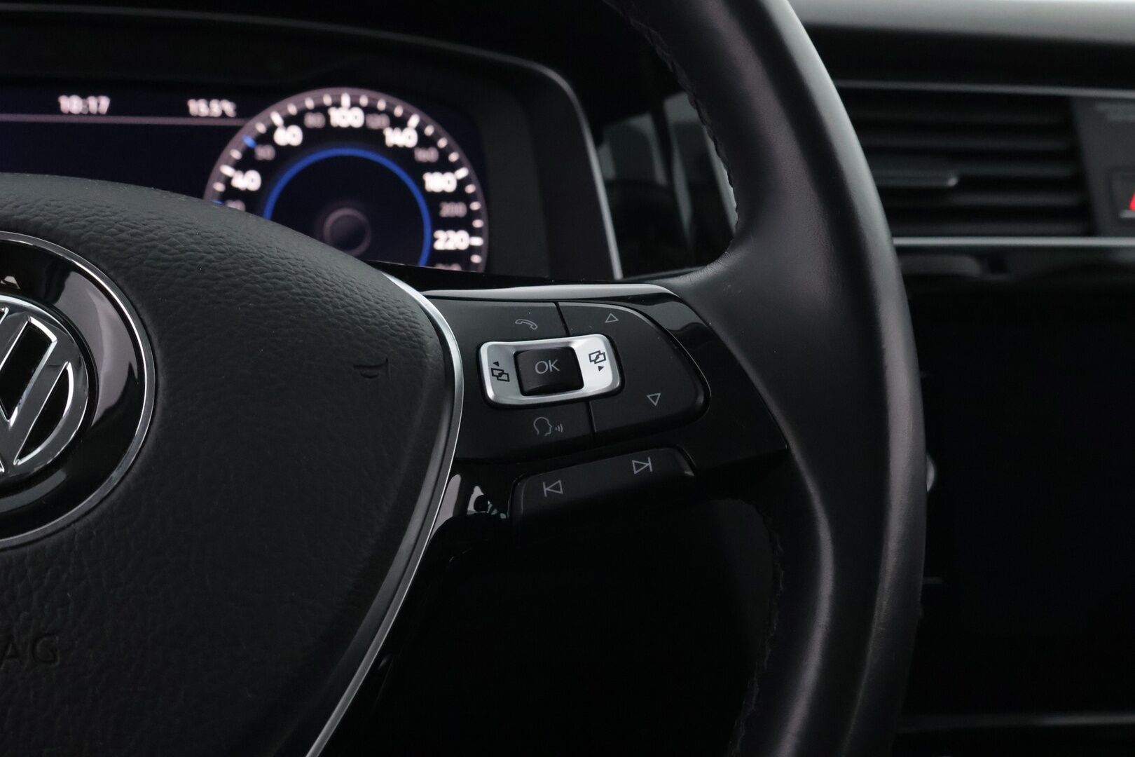 Volkswagen Golf 2018 Variant Highline 1,6 TDI 85 kW (115 hv) DSG-automaatti * Webasto / Adapt.Vakkari / Digimittari / Peruutuskamera / Hieronta - Suomiauto / Jakopää tehty / Juuri tullut Tampereelle!