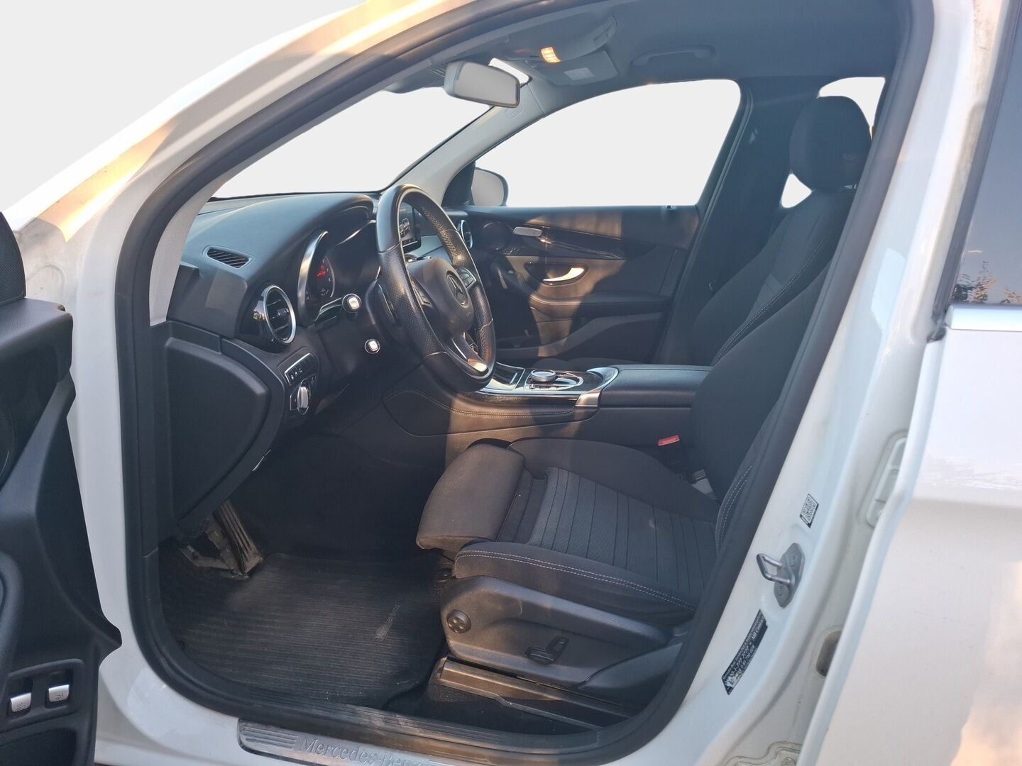Mercedes-Benz GLC 2018 350 e 4Matic A Premium Business - | Distronic | Steering Pilot | Blind spot | Lane keeping assist | Sporttipenkit | Suomi-auto | ALV | Tutkat | Vetokoukku |