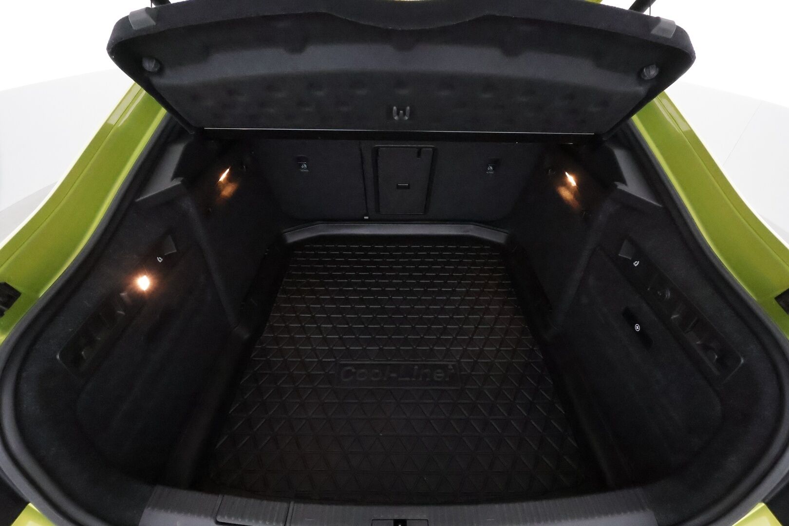 Skoda Superb 2018 2,0 TSI 220 SportLine DSG **Canton / Webasto / Koukku / ACC / Xenon / P.Kamera / Muistipenkki / Nahka-Alcantara / Navi** - Suomi-auto / Kahdet Renkaat / Merkkihuollettu!